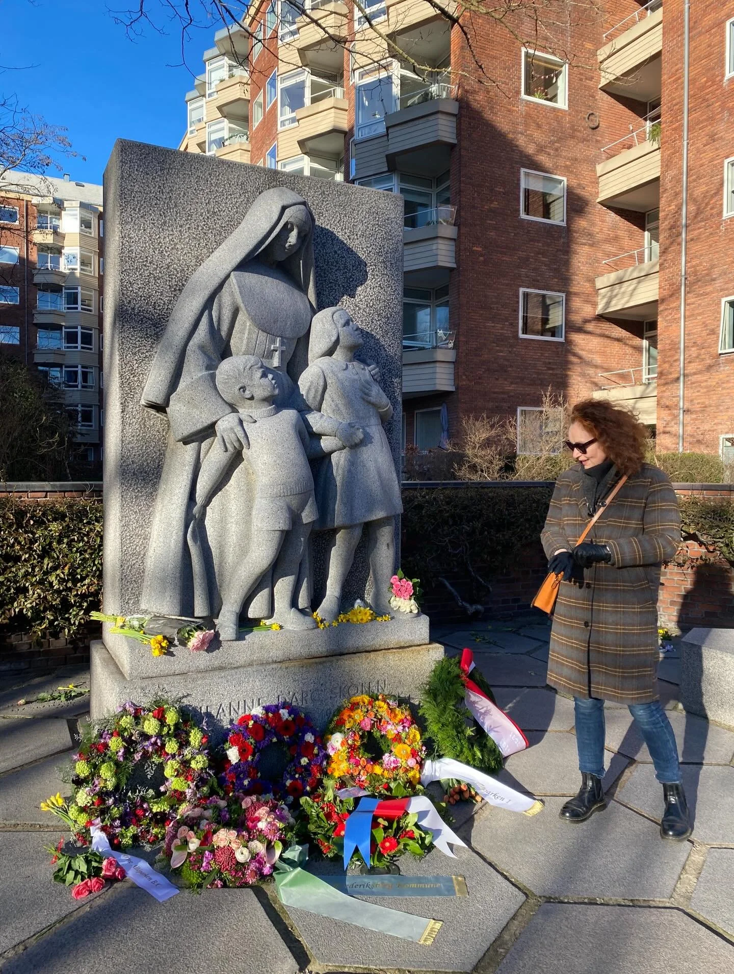 I g&aring;r p&aring; Frederiksberg All&eacute;: 81-&aring;rsdagen for fejlbombardementet af den franske skole. 
For en h&aring;ndfuld &aring;r siden lavede jeg en podcast for K&oslash;benhavns Museum og Kbh Stadsarkiv med nogle af byens pensionister,