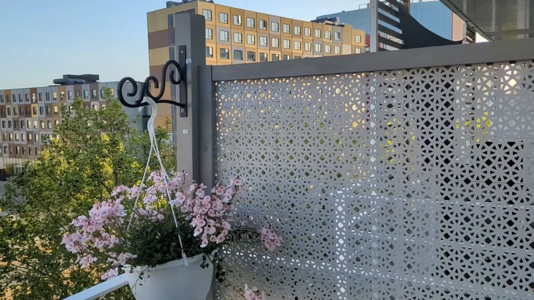 DIY Balcony Privacy Screen