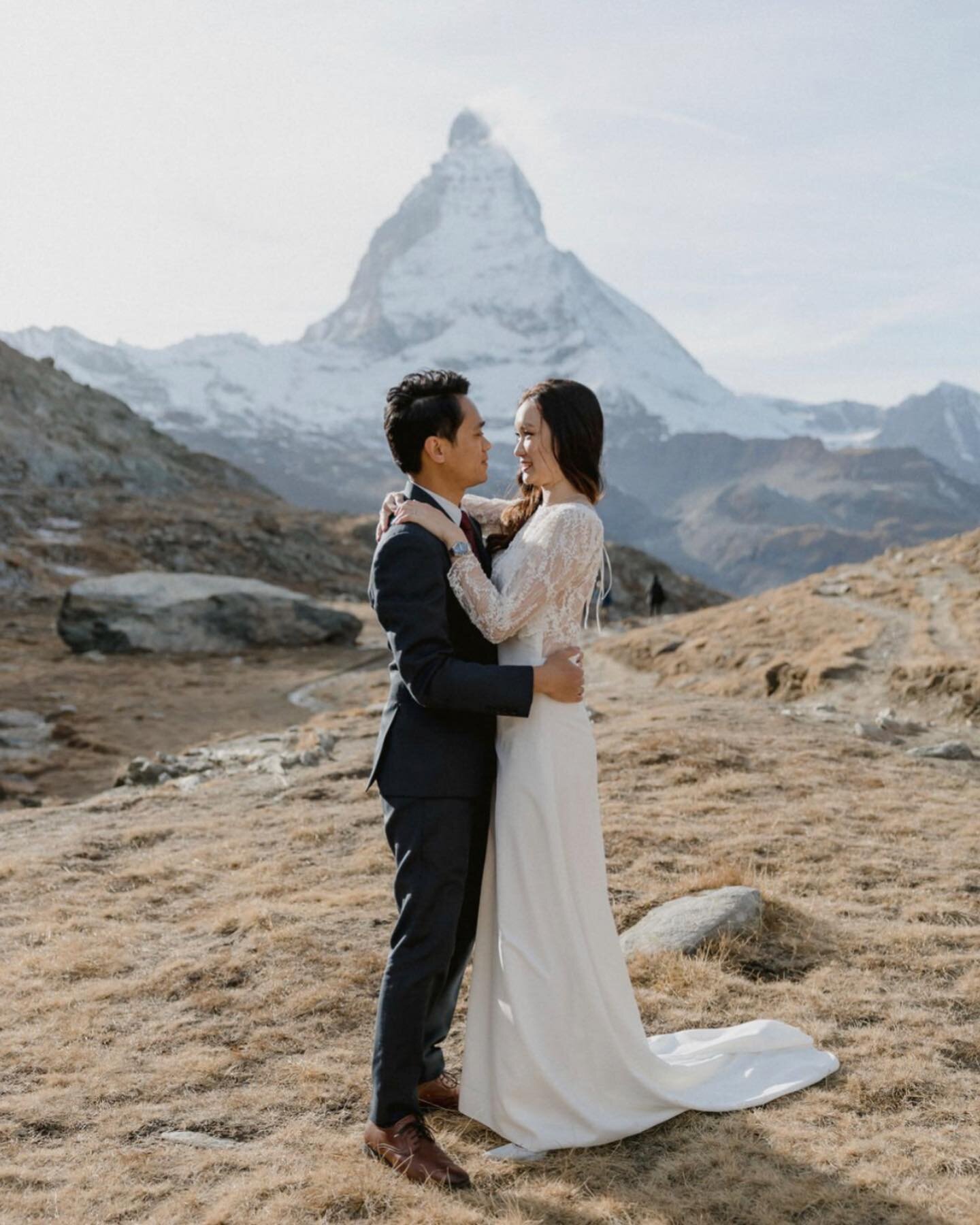 Afterwedding photo shoot in Zermatt (now available on the SWB)
-
Photographer | @bendikphotography
Location | Zermatt 
MUA | @tanjadenzel_style 
-
#weddingdress #wedding #weddingphotography #bride #weddingday #bridetobe #bridal #weddinginspiration #w