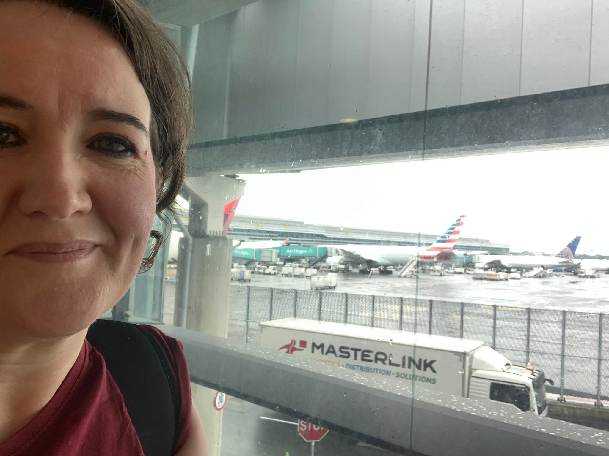 😍😍😍 Loving the Dublin Airport art on my way to the &lsquo;Your Art Matters&rsquo; live event in sunny UK 
😍😍😍

👋 Artists and creatives! Get your copy of this kind and powerful book from Michelle Lloyd of United ArtSpace and 

💜 find your voic