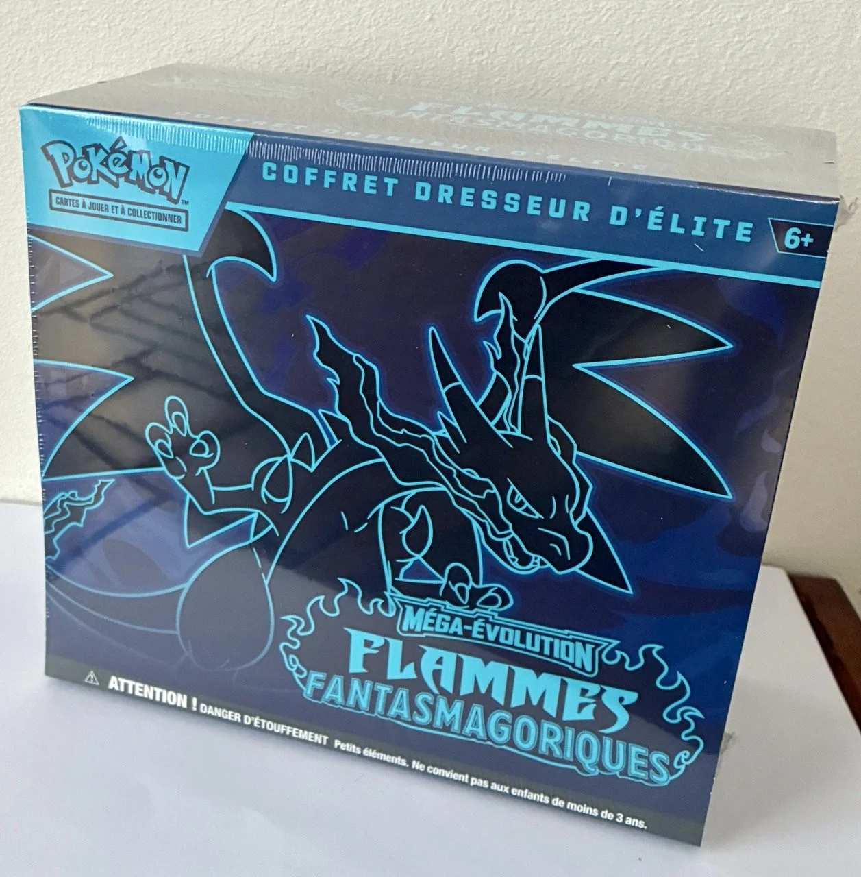 Coffre Dresseur d'élite Pokemon Méga évolution Flammes Fantasmagoriques.jpeg