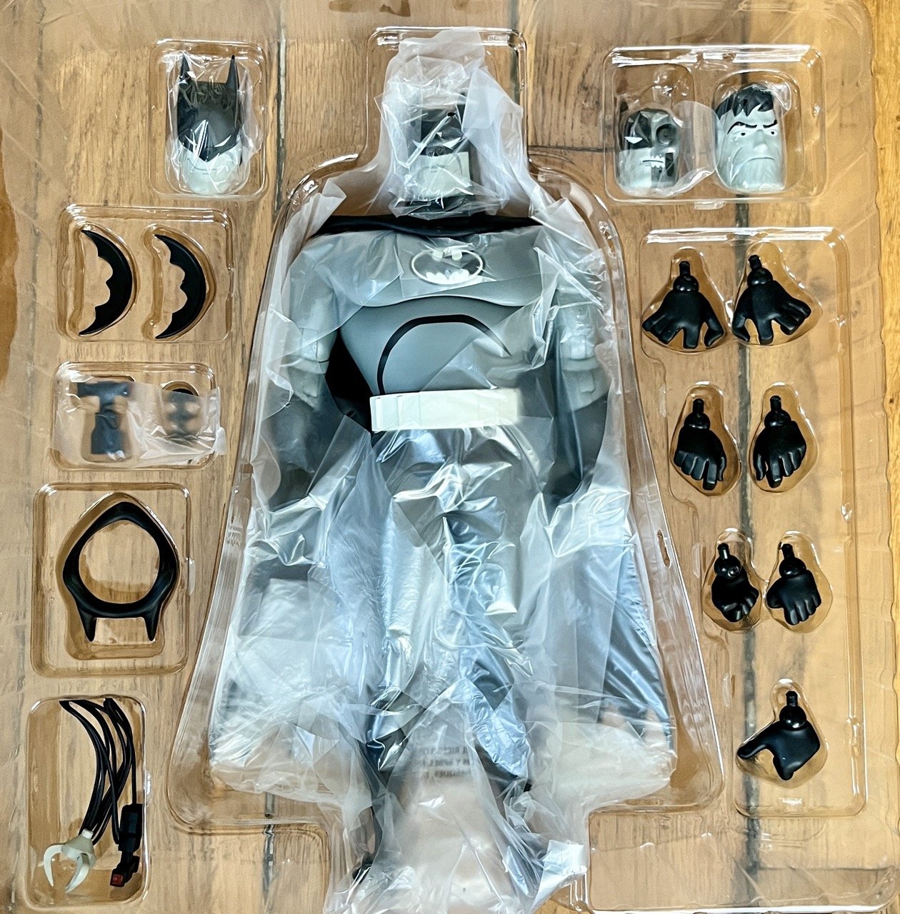Mondo Batman Noir Exclusive Accessories
