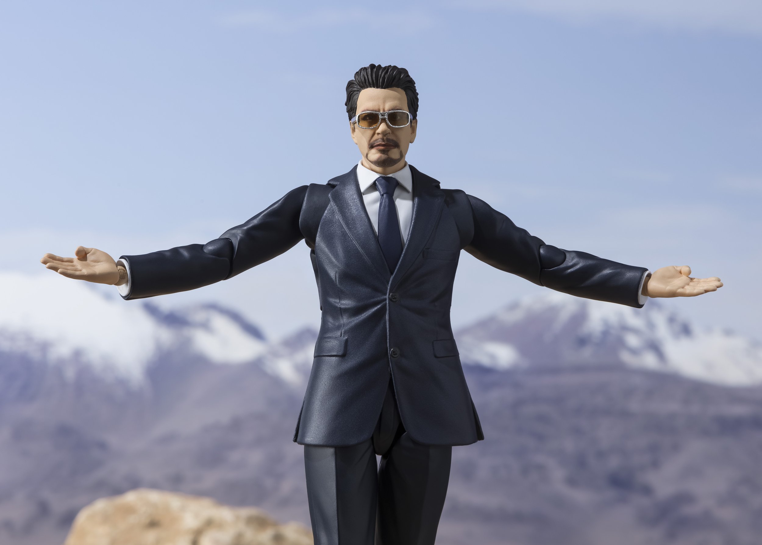 SH Figuarts Tony Stark Golden Boy