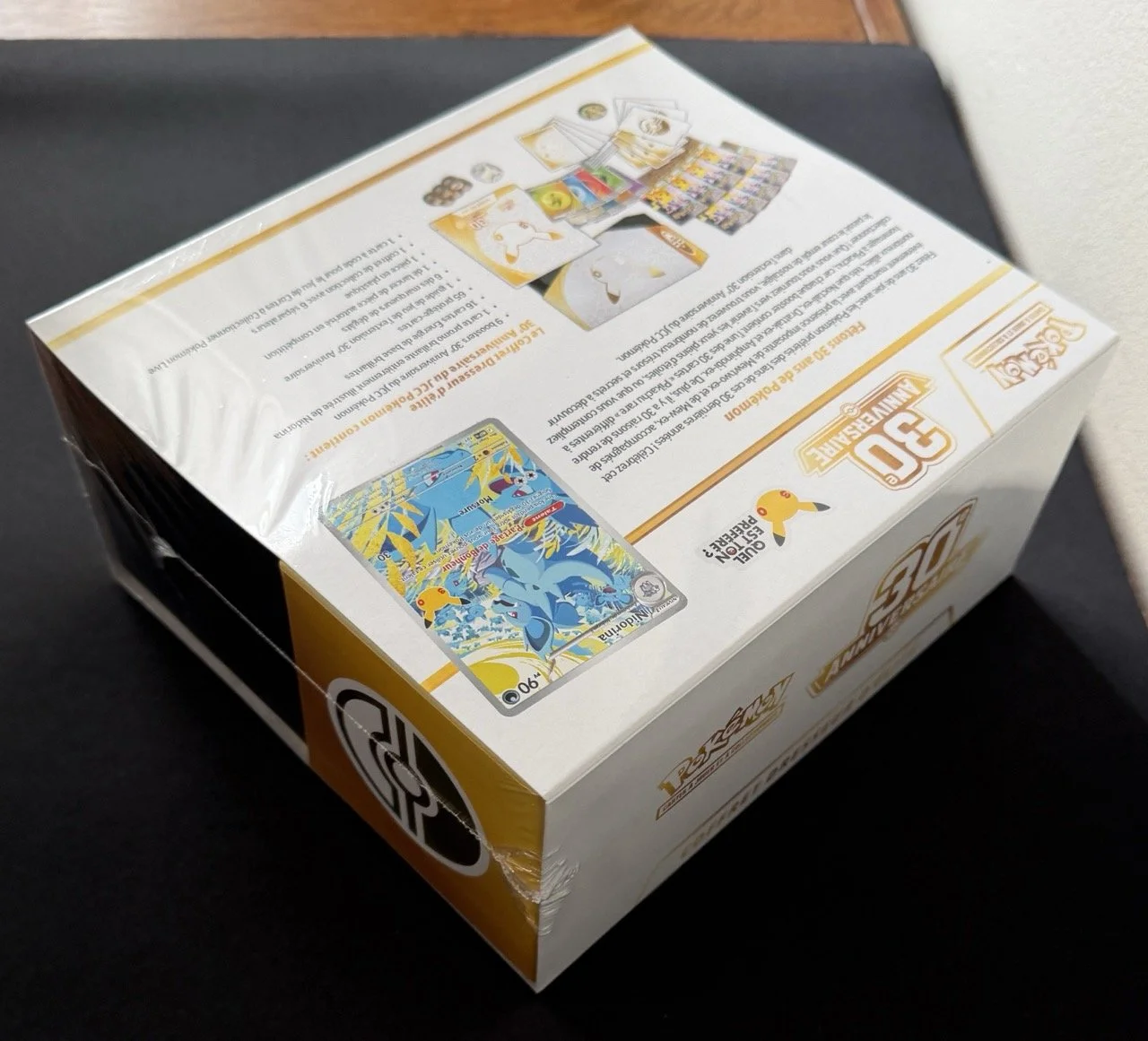ETB Pokemon 30e anniversaire Corner Back 2.jpeg