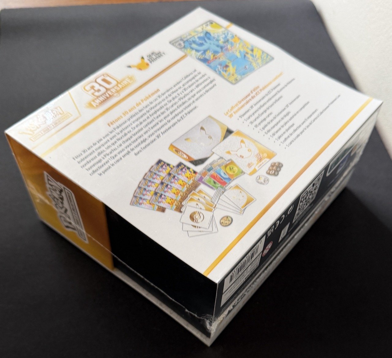 ETB Pokemon 30e anniversaire Corner Back.jpeg
