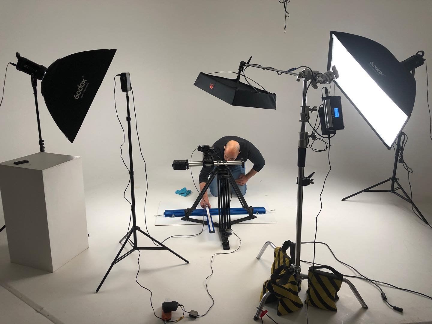 BTS 🙌

#studiohirebirmingham#photostudiohire#photostudiohirebirmingham#studiohirenearme#naturallightstudiobirmingham#naturallight#infintycove#videostudiotohire#birminghamphotographers#birminghamcommercialstudio#birminghamecommercephootgrapher#light#