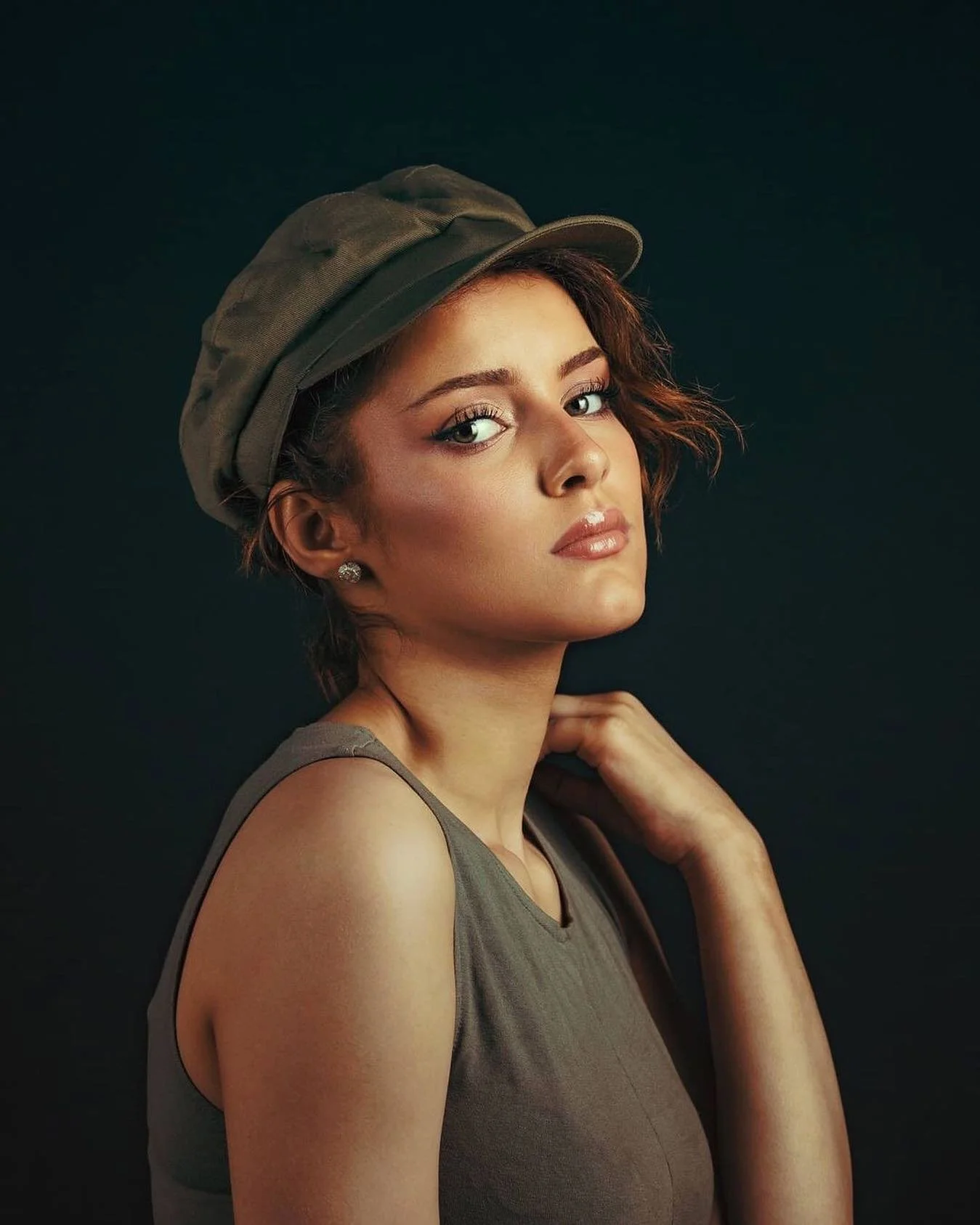 Nice portrait taken by @patryk_suwala in studio 👌

Model - @fatsmn__ 

DM us to book your studio hire. All lighting equipment comes with studio hire ✌️

#studiohirebirmingham#photostudiohire#photostudiohirebirmingham#studiohirenearme#naturallightstu