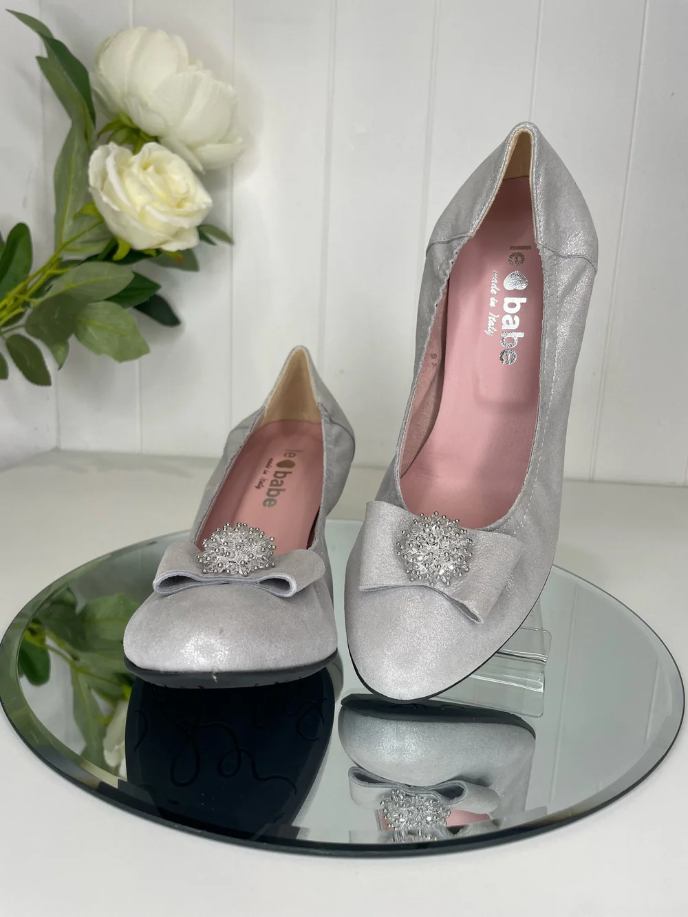 Gray court shoes 2025