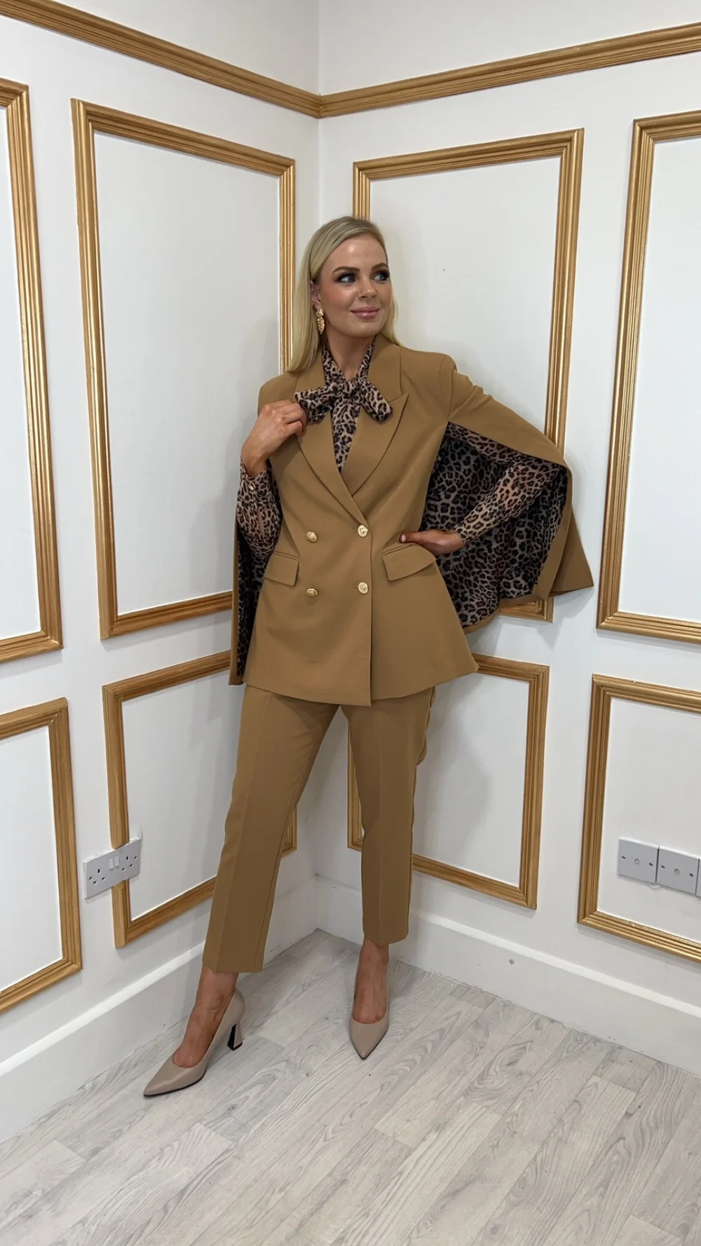 Style Gold Cape Blazer Women's Cape Cardigan With Gold Button