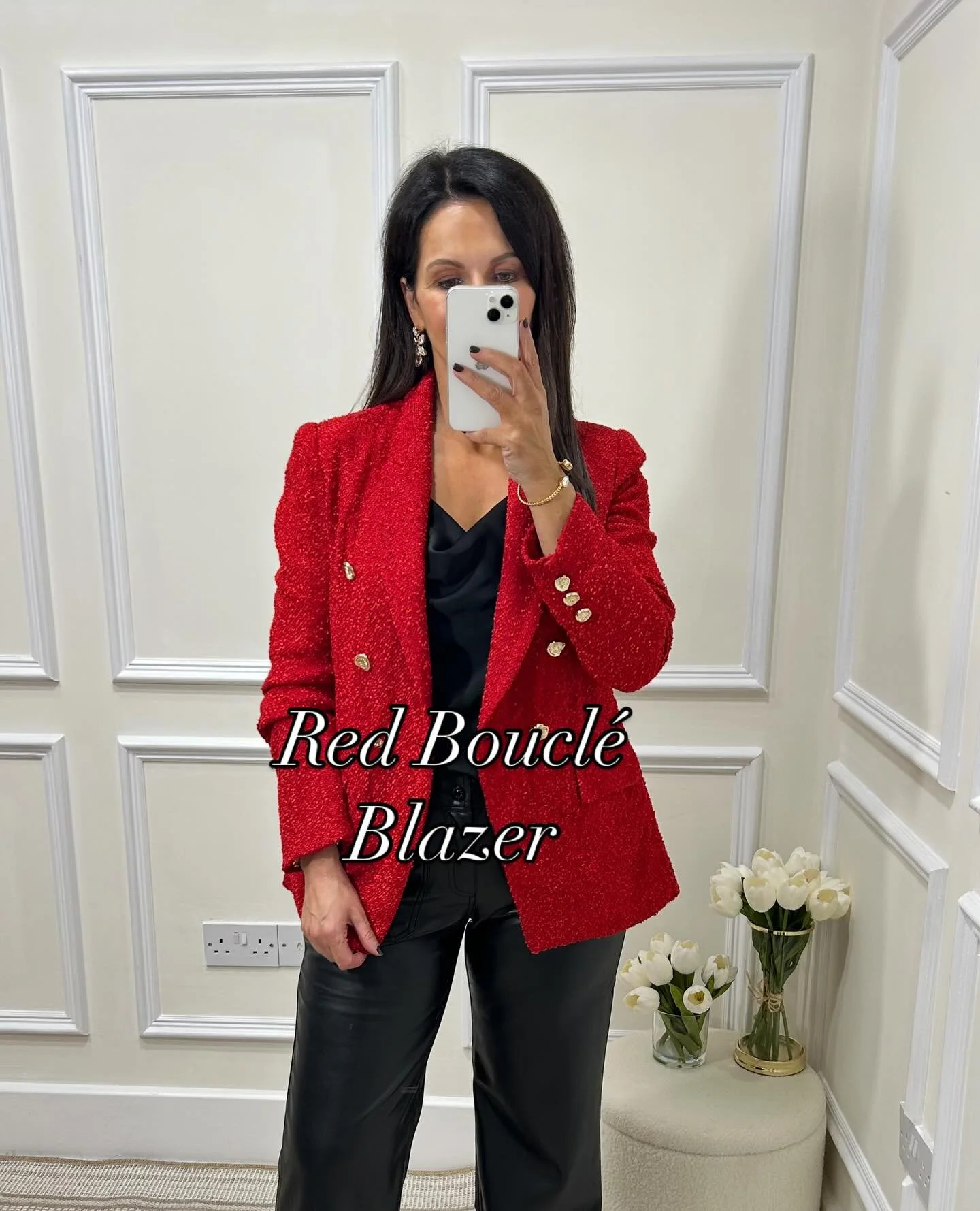 ❤️ Red&hellip;.always in Fashion. Our Martha Boucl&eacute; style is a classic and has all the Chanel vibes 👌✨
Comes in winter white too 🤍
Shop online now or pop in store 
Fiona x 
#blazer #redblazer #classic