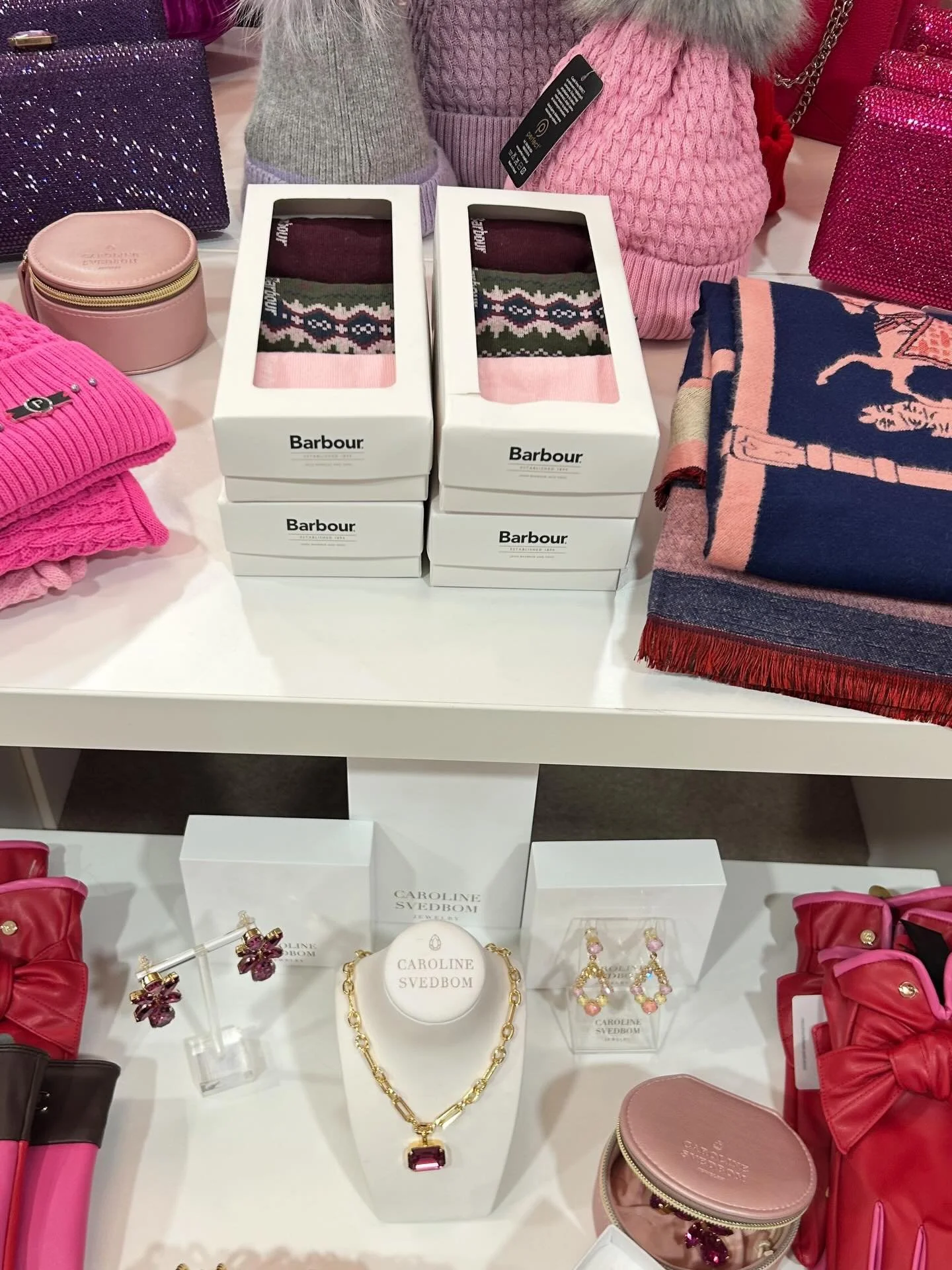 💝 Open at 10am for all your Christmas Gift needs. 
Fiona x 
#christmas #gifting #christmastime