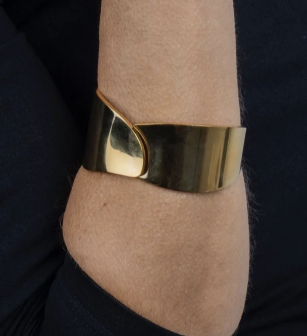 DELORES GOLD BANGLE