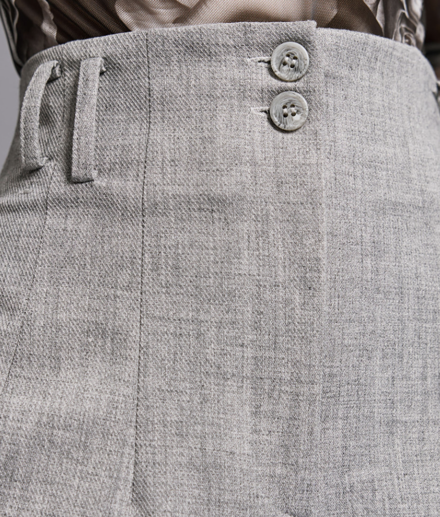 GABBY GREY SHORT