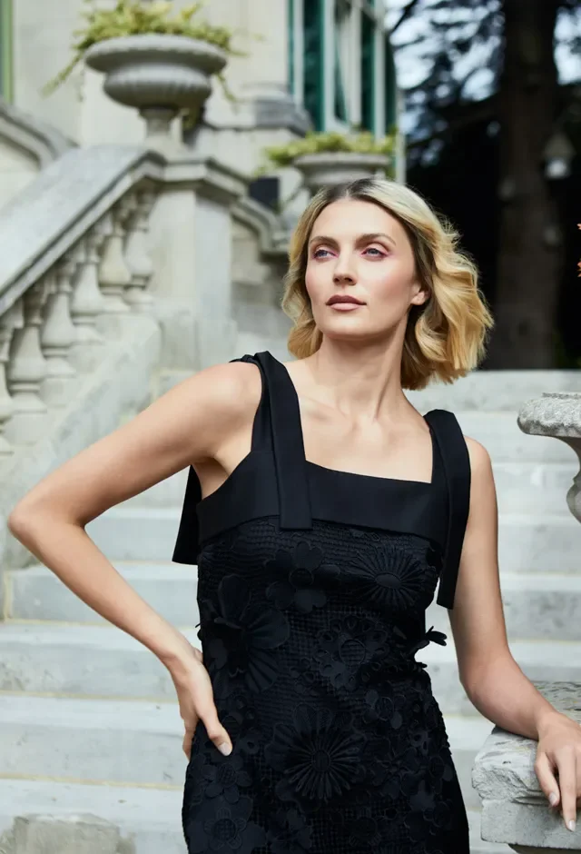 BLACK FEE G LACE.webp