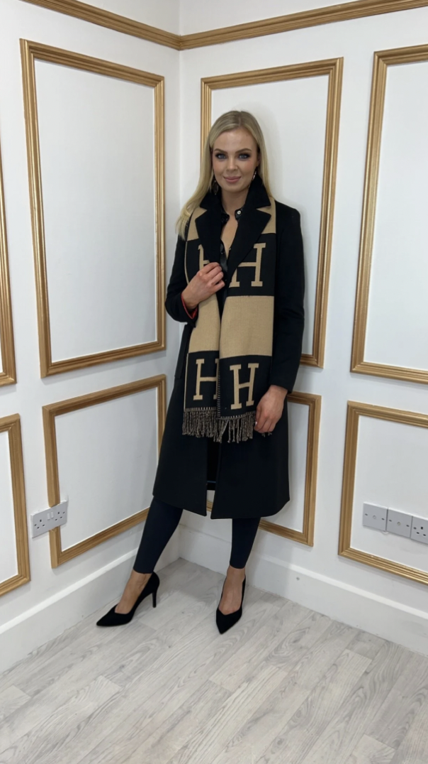 H BLACK AND CAMEL PASHMINA