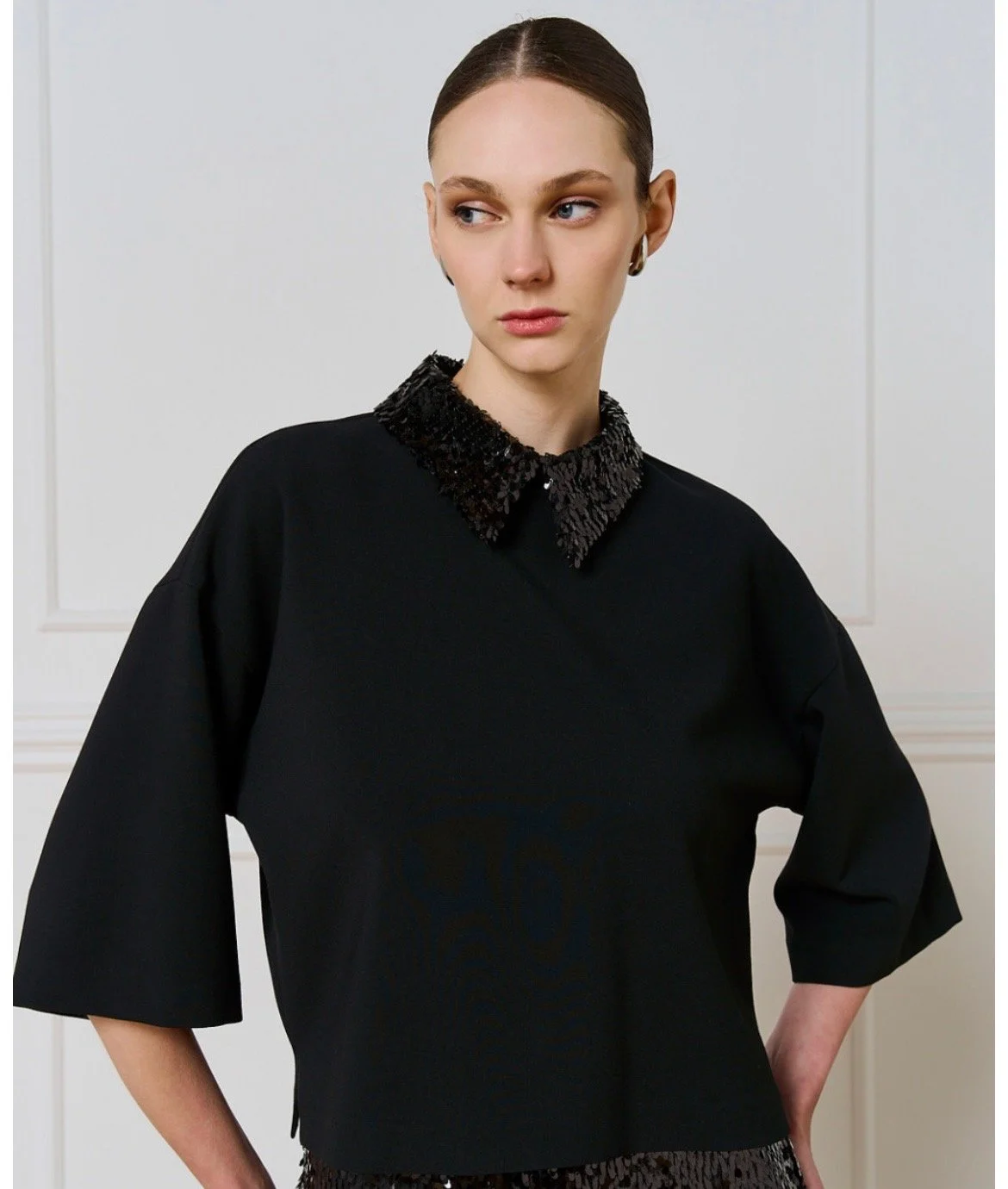 KRIS BLACK COLLAR TOP