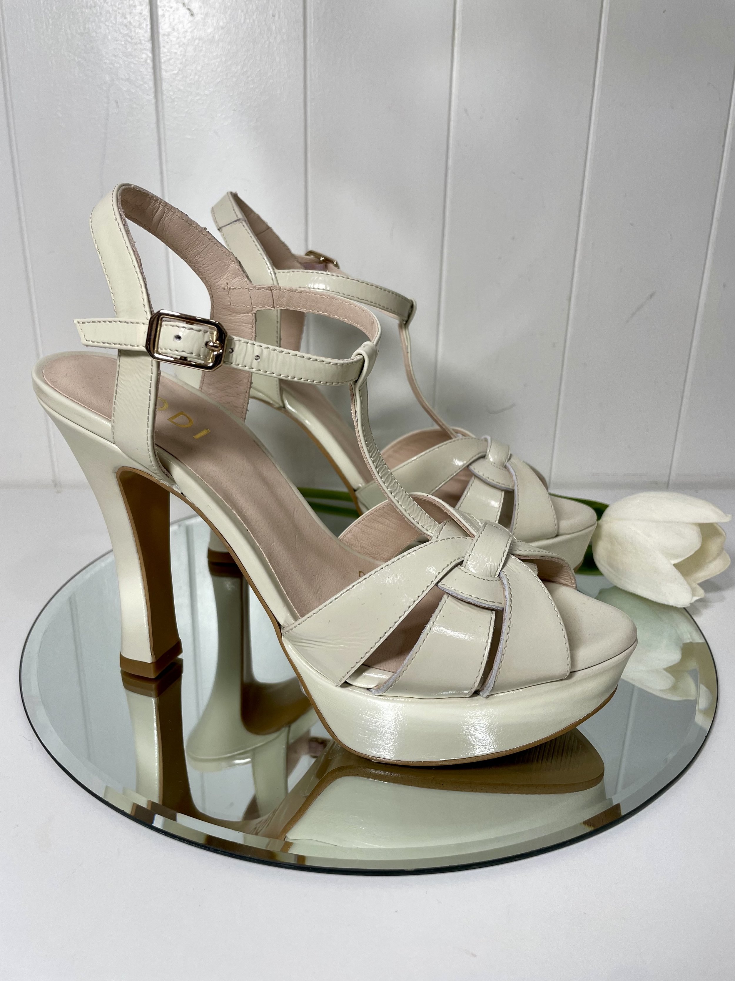 LODI CREAM TARAN PLATFORM