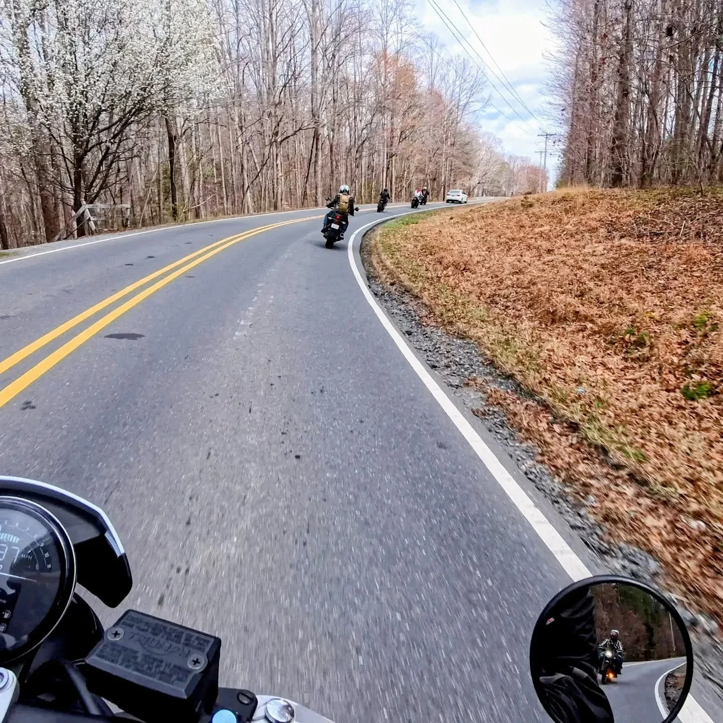 When the whole group gets behind a car. 🫩
#triumphmotorcycles #triumph #waiting #ncbiker