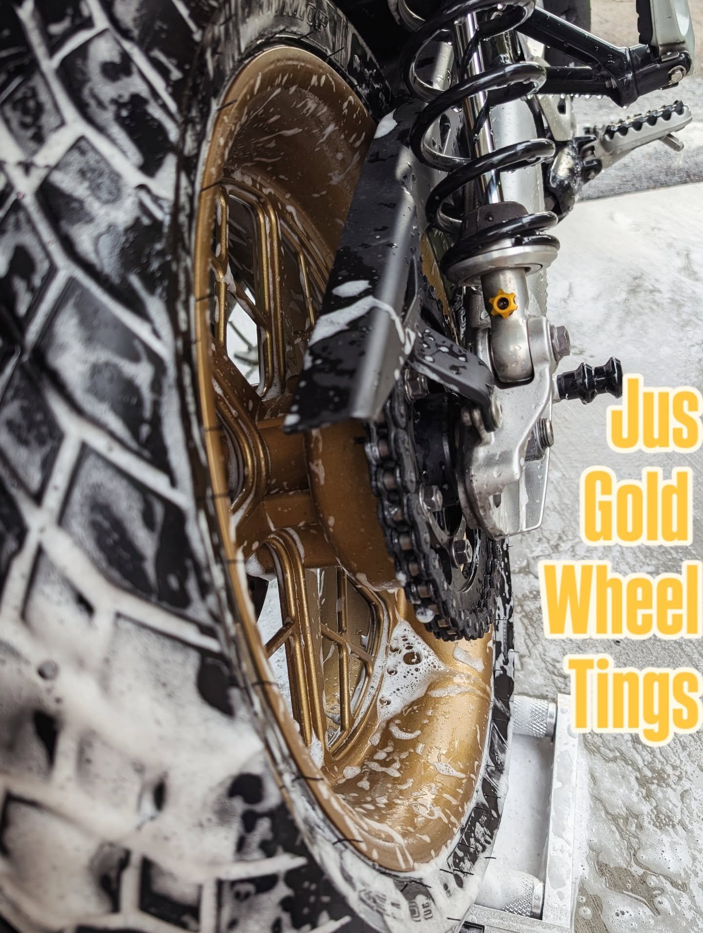 Cleaning up the gold wheels is a little harder than black... But still better than spokes. I hate spikes now. No more spokes. #customwheels #goldwheels #motoculture