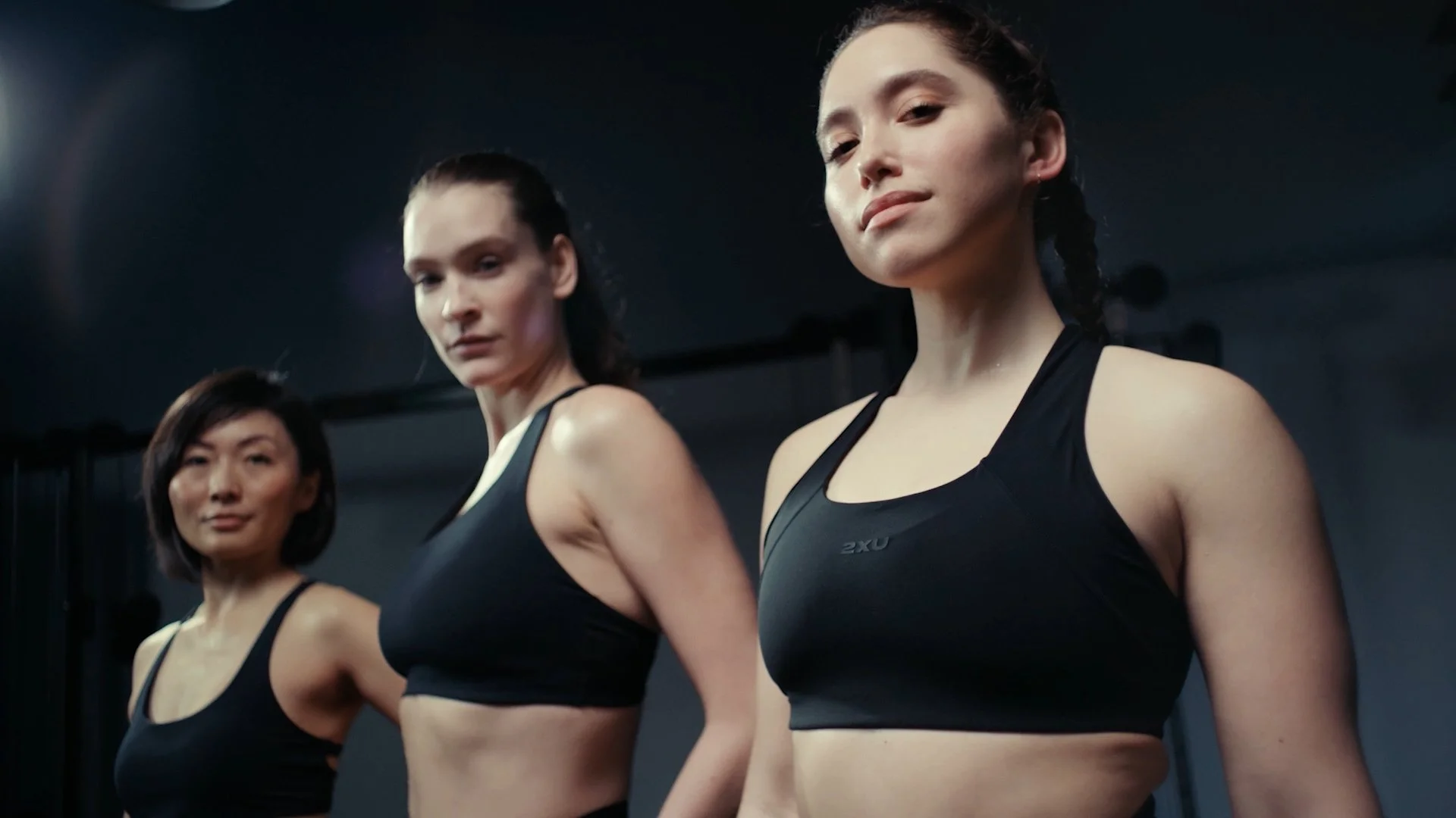 2XU: Form Stash Tights Campaign