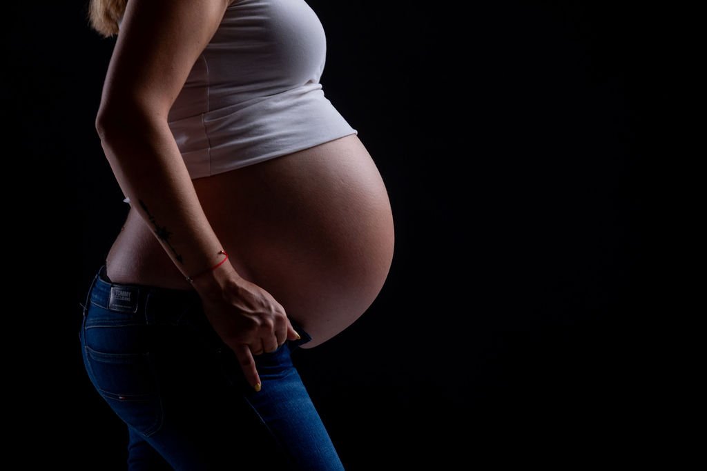 Seance photo grossesse Photographe Valais-6543_6608.jpg