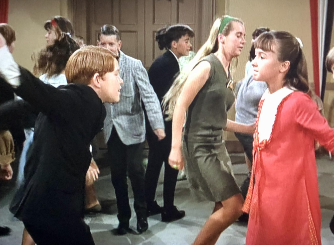 Look Paw, I'm Dancing