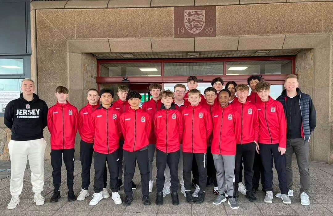 Jersey U15s en route to Bruz 🇫🇷

#basketball #jersey #jerseyci #france #sports #bruz