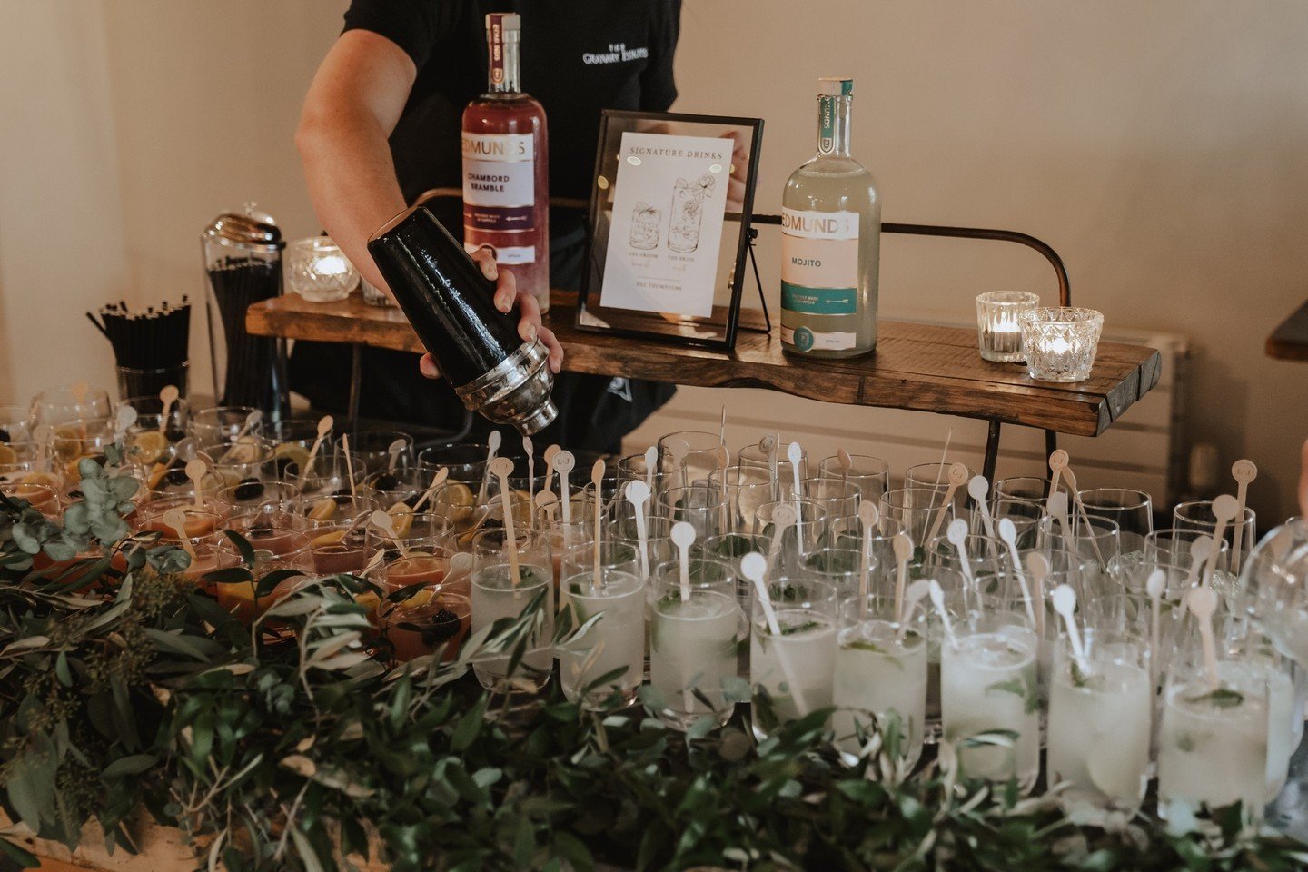 Are you aware that we have a special package for an evening cocktail bar? ⁠
⁠
You can choose from a variety of cocktails such as Mojito, Passionfruit Martini, Bramble, or Espresso Martini. You can enjoy two cocktails from the award-winning Edmunds ra