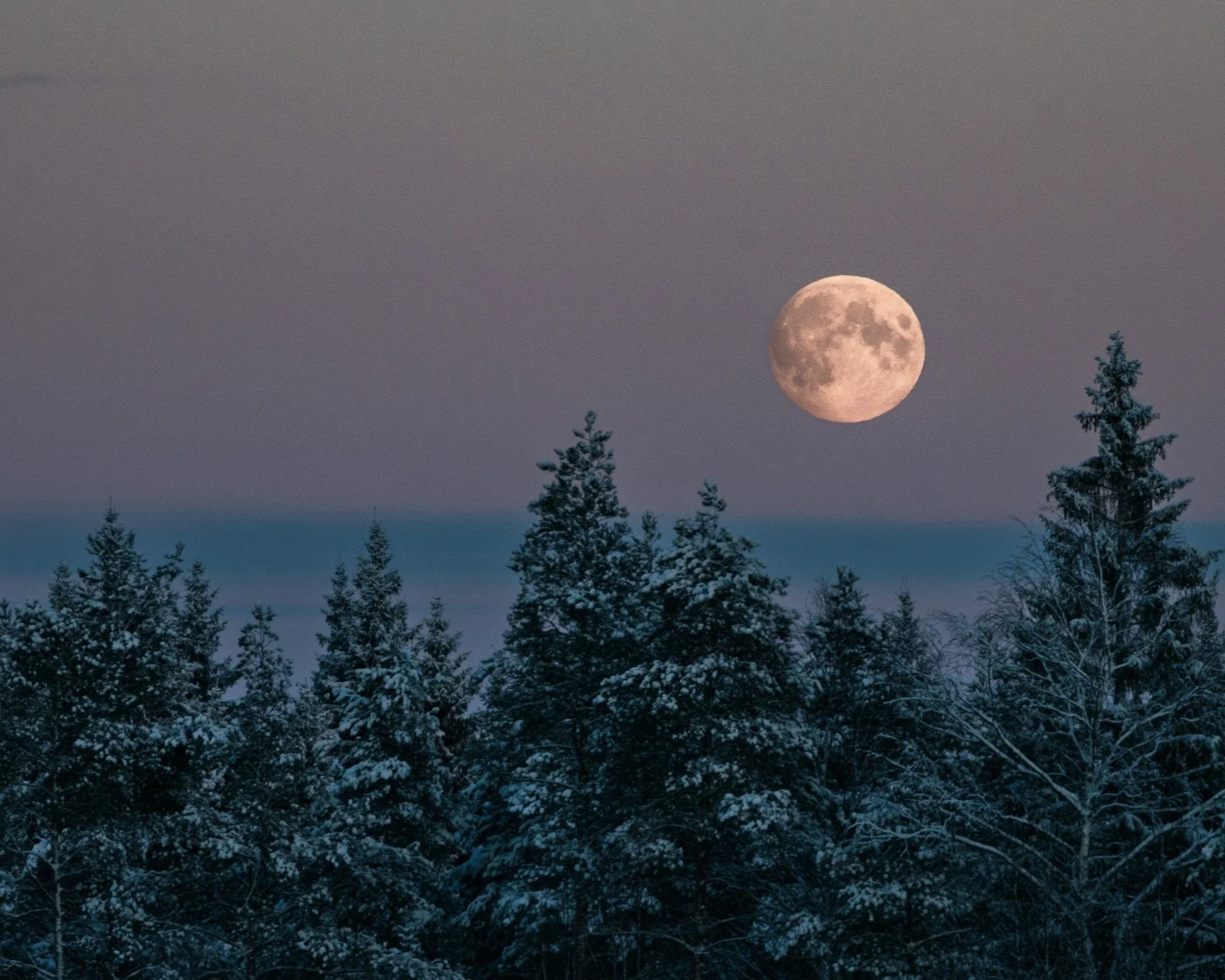 Gemini Full Moon: A Moon that wants Movement, Expression, and Exploration