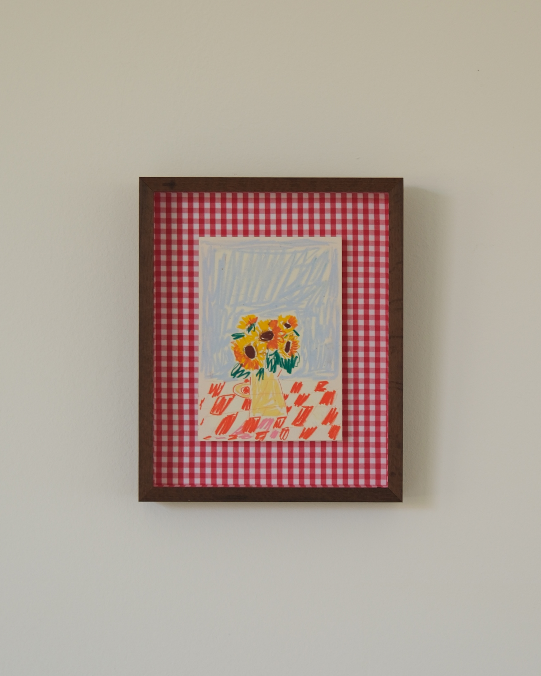 Vaas met zonnebloemen (Sold)
A5 - custom framed with vichy fabric
Crayons on Paper
