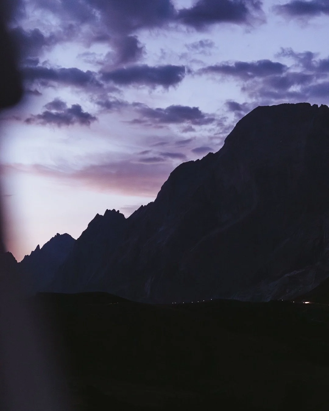 Those early morning hours. The alarm rings at 2 am. It&lsquo;s still dark outside. The tension. Then, at 4 am, the starting signal sounds and from now on, the focus is entirely on you. 

Some more behind the scenes impressions from @eigerultratrail a