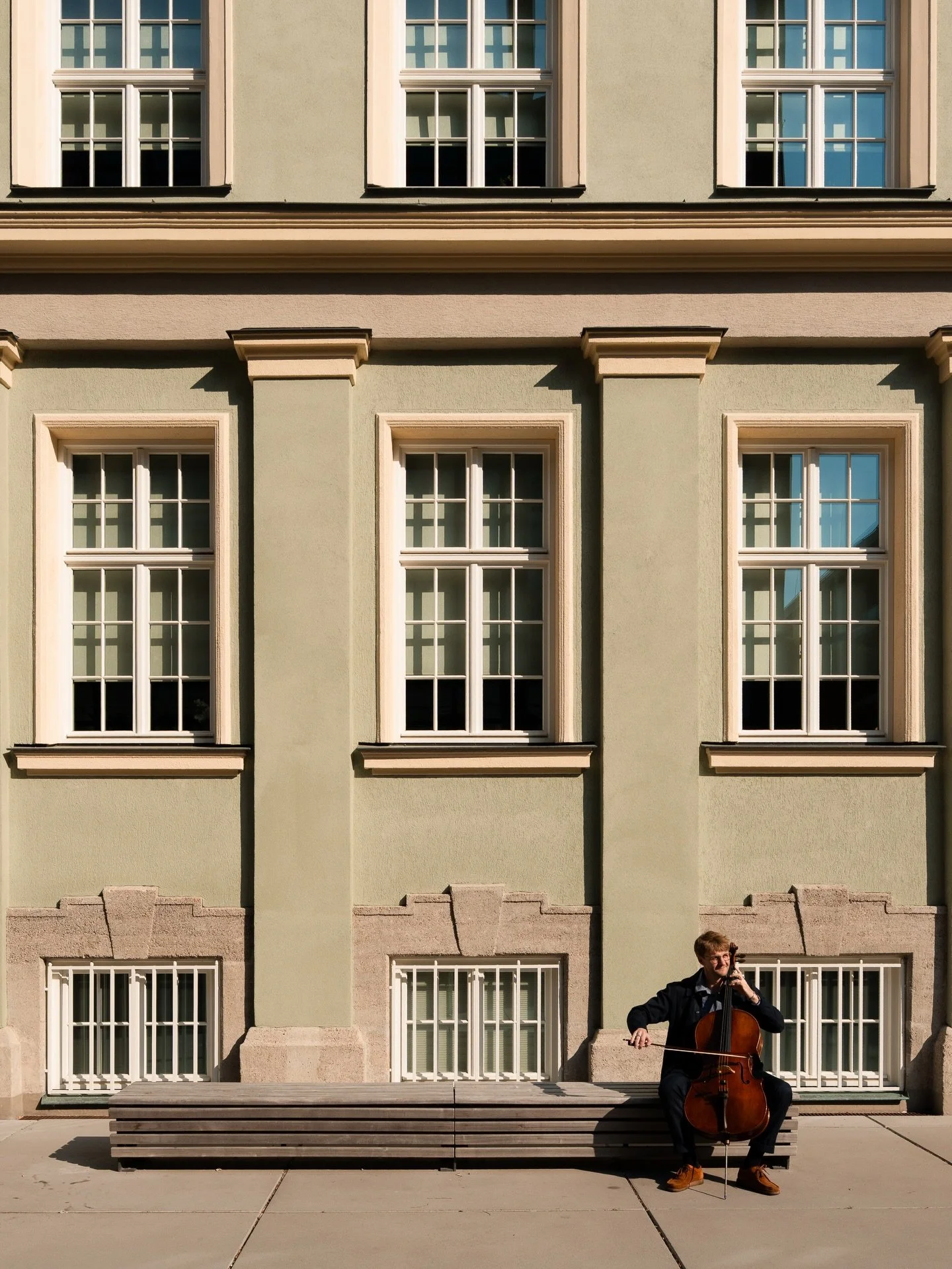 Sommer in M&uuml;nchen 🎻

#portrait #cello #musician #art