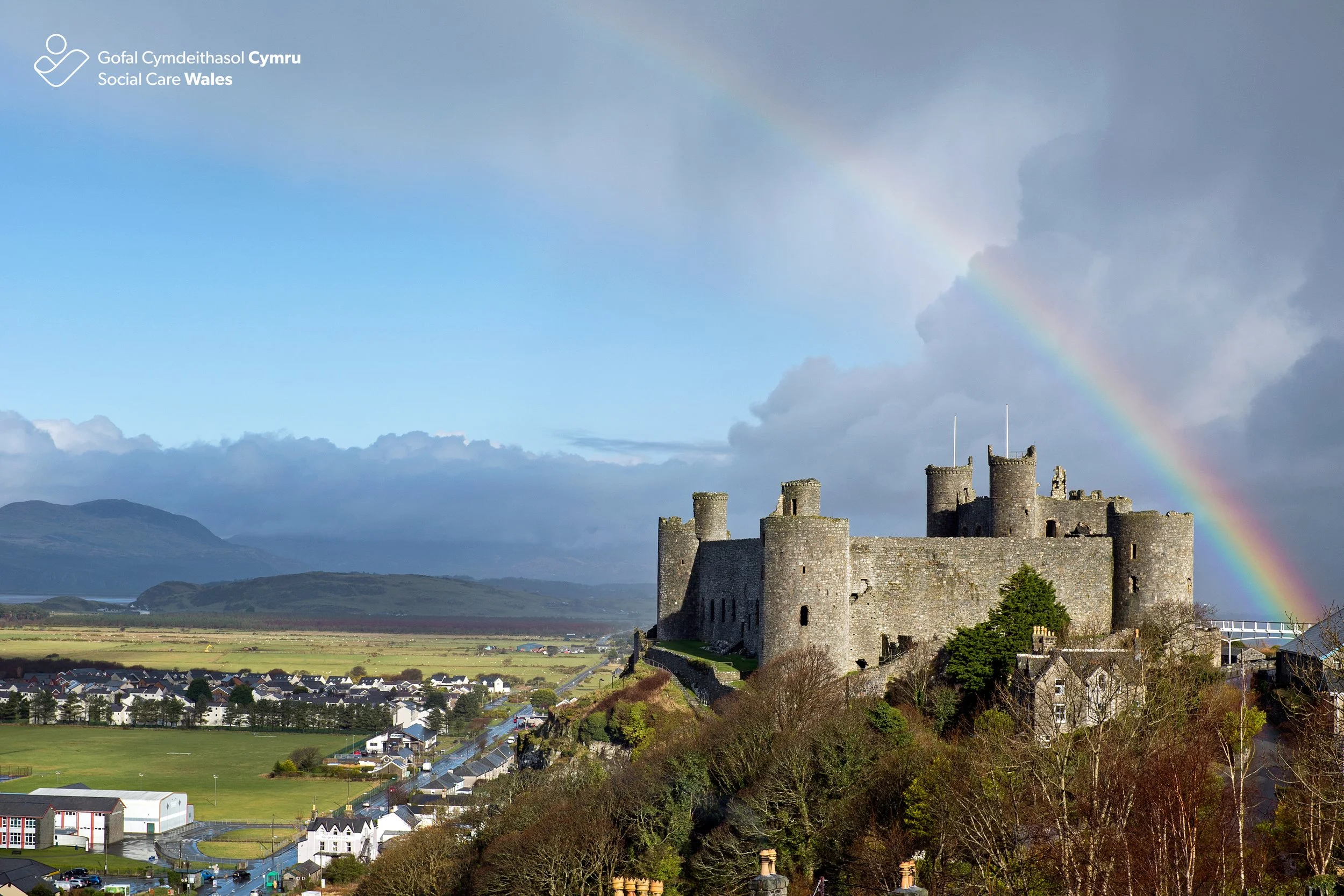 Harlech Castle, North Wales.jpg