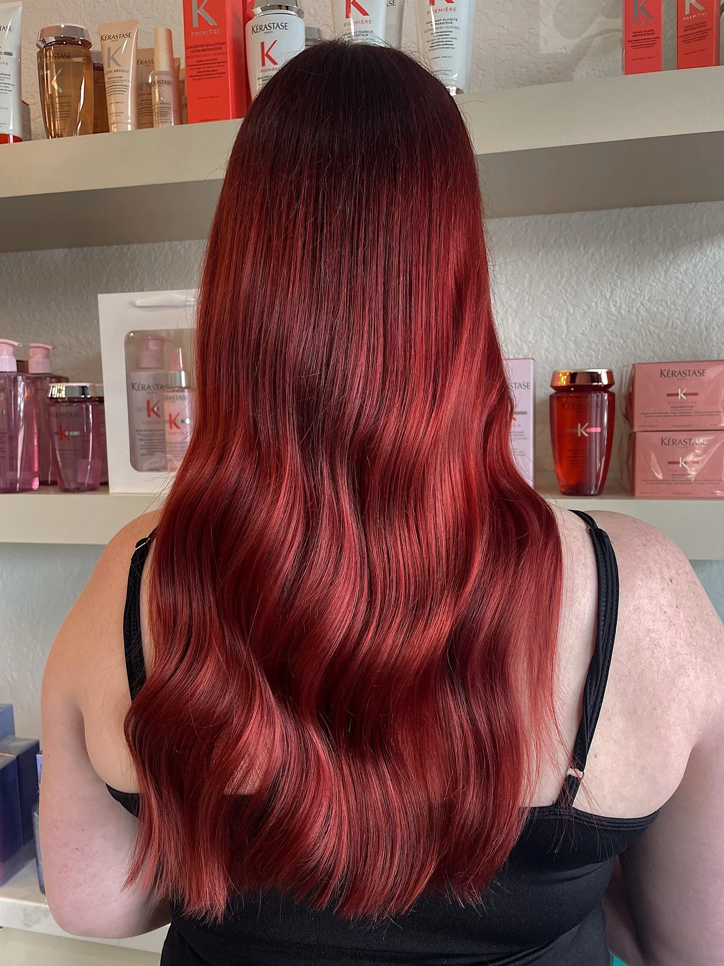 Stunning 🌶️😍
Hair by @misv_hair!

#SanDiegoHair #SDhair #SDvivids #SanDiegoHairSalon #SanDiegoVividHair #LaMesaHair #LaMesaHairSalon #LaMesaLuxury #HolidayHairCare #HolidayGlam #GiftBeautifulHair #SalonHolidayGifts #HealthyHairForTheHolidays #Holid