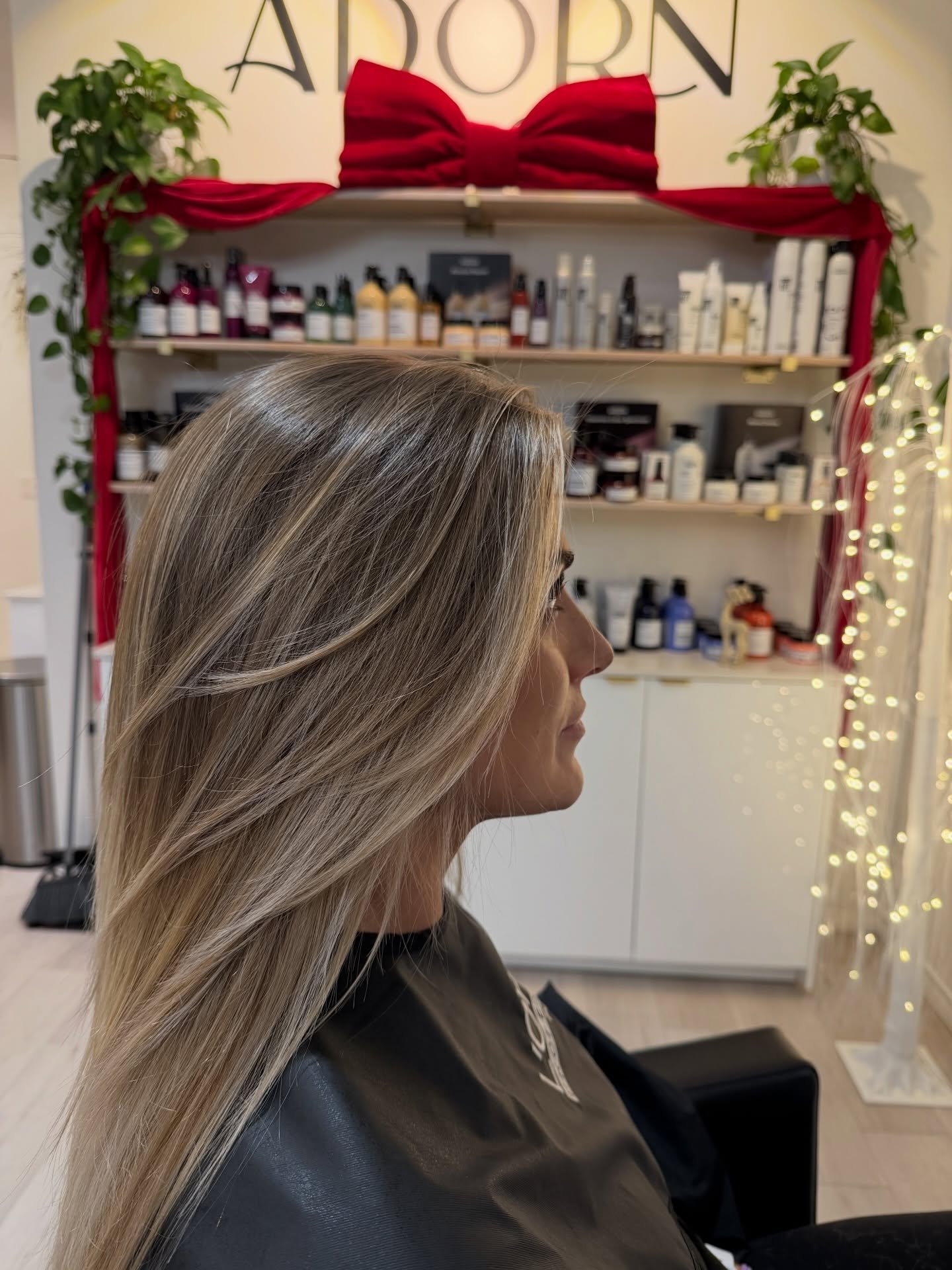 Transformation time! ✨ Lived in dimension and seamless brightness stealing the show. Swipe for the before! 
Hair by @kendalladornsd 😍

#lamesahairstylist #luxuryinlamesa #sdhairstylist #sdhair #sdextensions