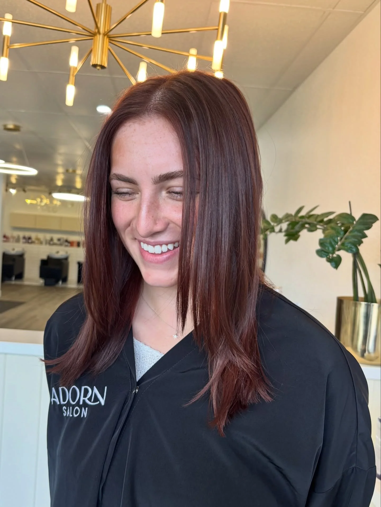 Soft dimension, healthy shine, and seamless layers🙂&zwj;&harr;️
Hay by @hair_by.kyra 🩷

#sdhairsalon #lamesahairsalon #sandiegohairstylist #sandiegocolorist