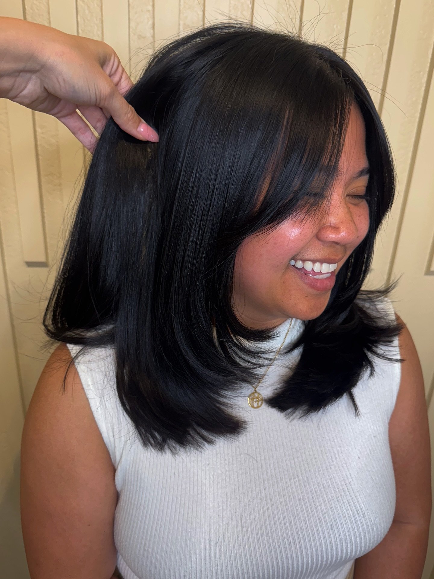 Fresh cut, fresh confidence ✂️🤍
Nothing beats healthy, glossy layers!
Hair by: @hairstylist_jess 🫶🏼

#sdhaircut #sandiegohaircut #sdhaircutspecialist #sdhairstylist #sdhairsalon