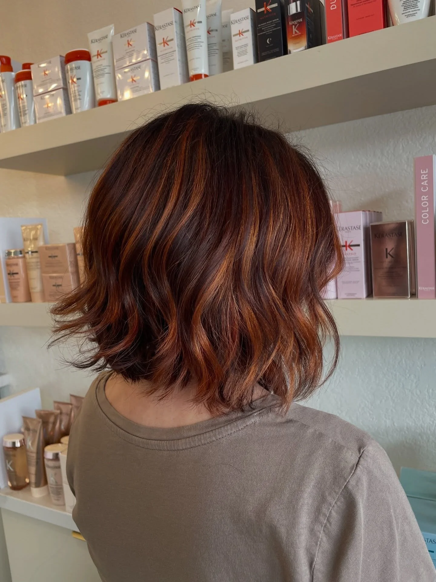 Dimension changes everything ✨
Swipe &rarr; for the before!
Hair by @misv_hair 🤤 

#lamesasalon #lamesahair #sdhairsalon #sandiegohairstylist #eastcountyhairstylist