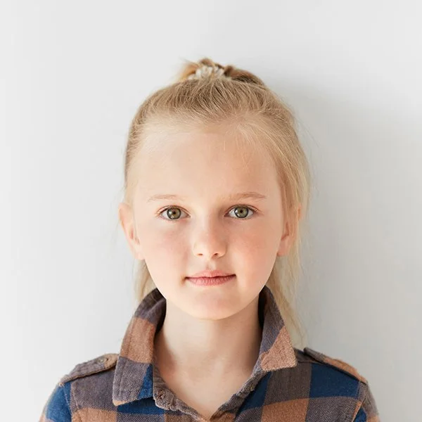 Indoor passport photos for kids, toddlers, infants and families by Ob Cruz Photography studio serving the Yakima Valley area.