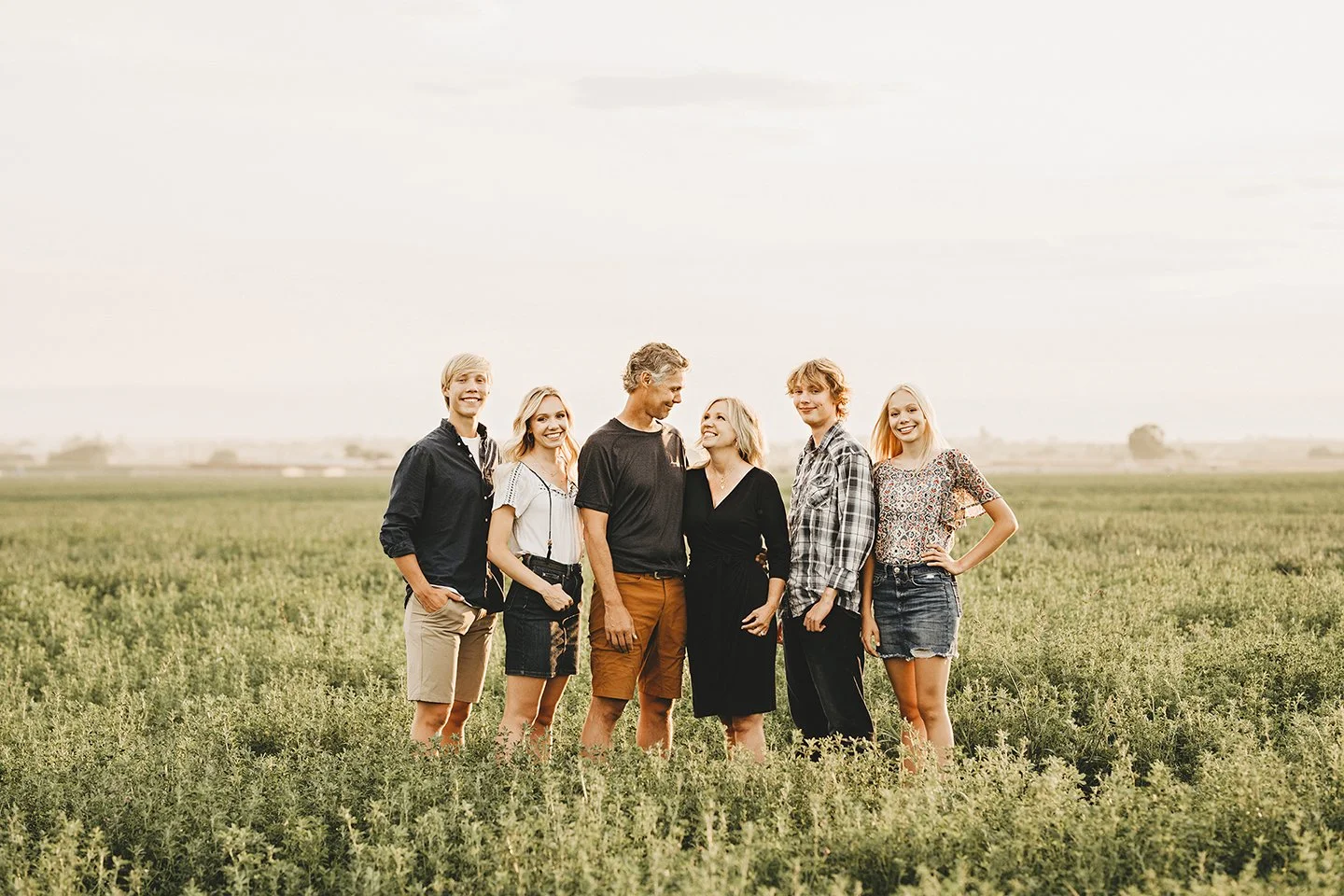 A beautiful golden-hour pasture session with a Sunnyside family of 6