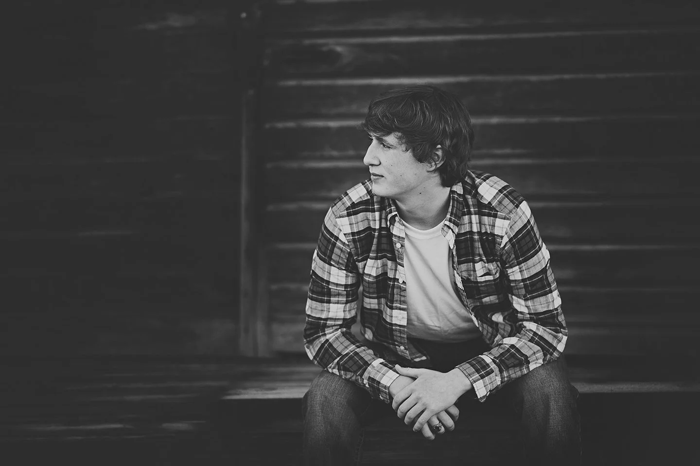 Rustic, country-inspired senior session with timeless barn textures in Zillah,WA.