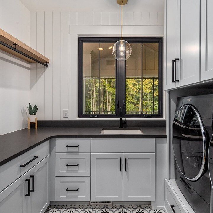 Check out these laundry room designs! They are on a whole nother level!

#laundryroom #customcabinetry #cabinets #laundry #pedestal #elevated