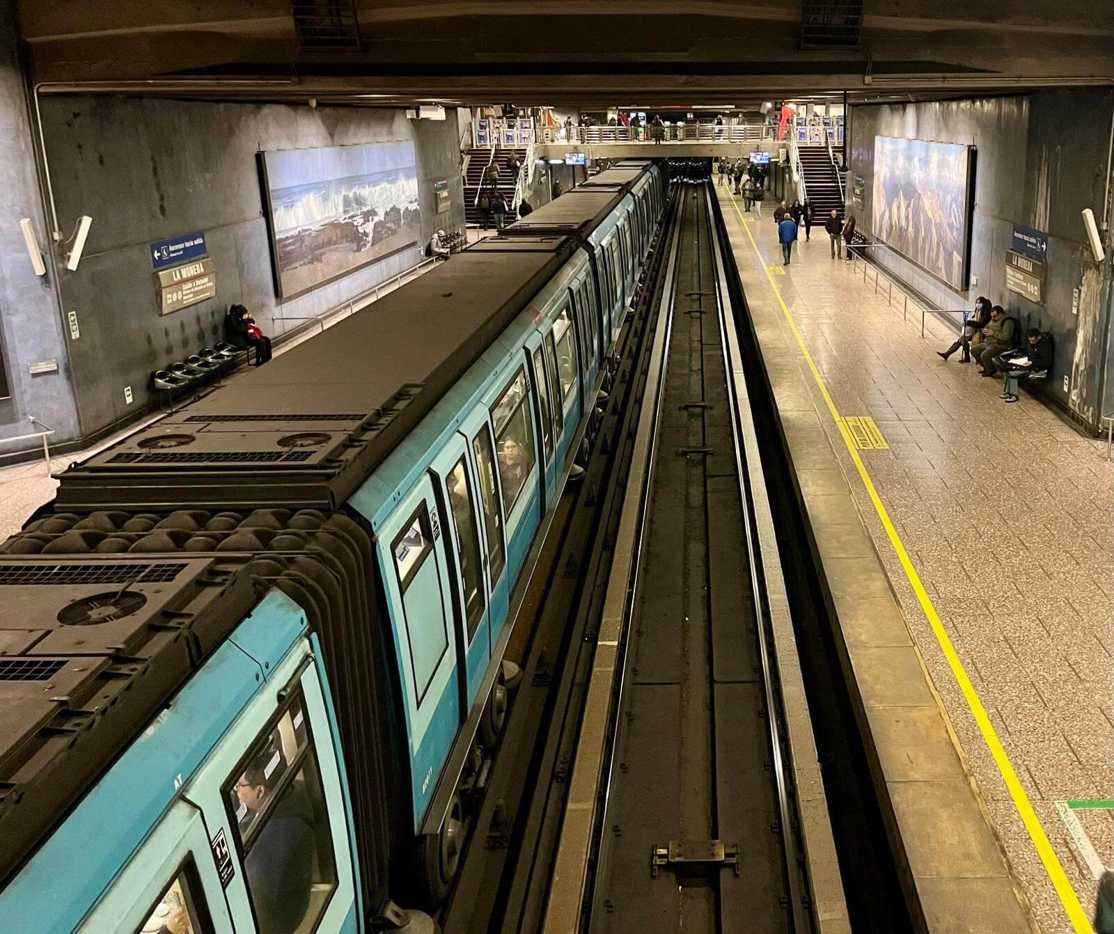 metro-en-santiago-de-chile.jpeg