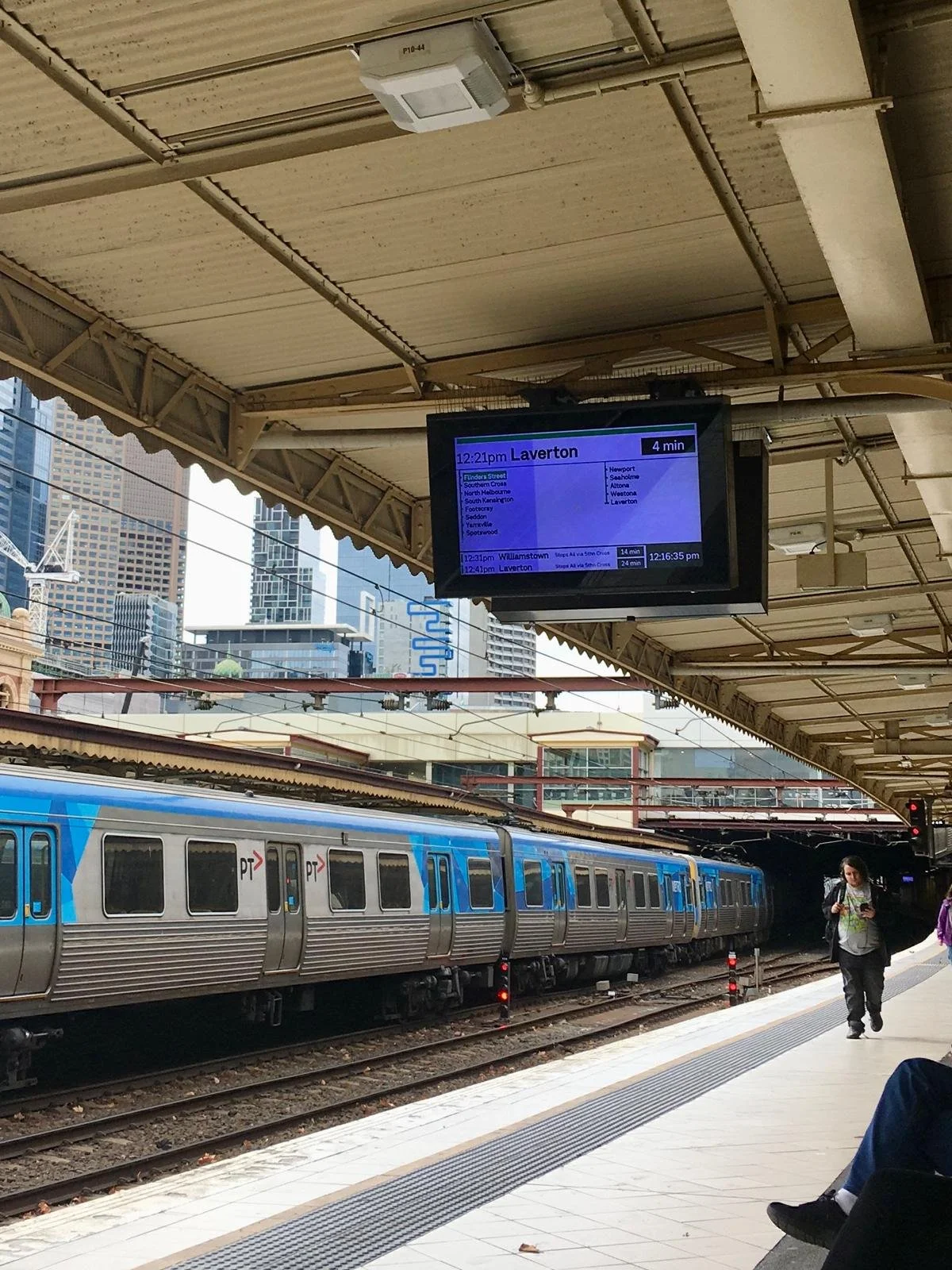 Cómo moverte por Australia: transporte público o auto (guía real)