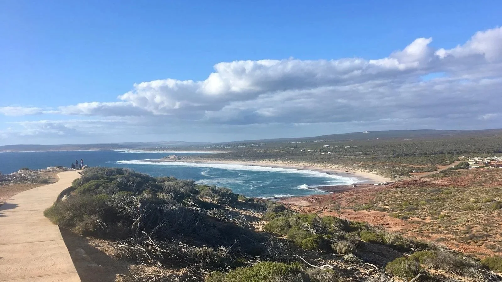 Paisaje salvaje en Australia Occidental con acantilados y océano
