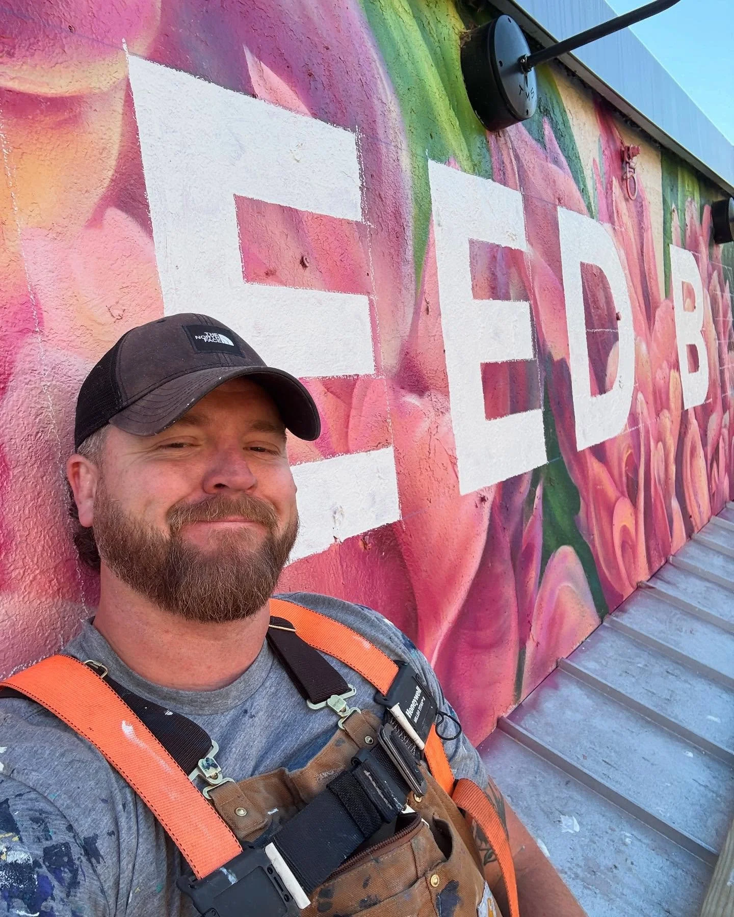 Wrapped up day 2 on this signage mural! 

Definitely kicking my ass a little with the structure of the space and lift, but slowly making some progress even though I&rsquo;m actually pretty scared of heights and weird angles 🤙

#Asheville #ashevillea