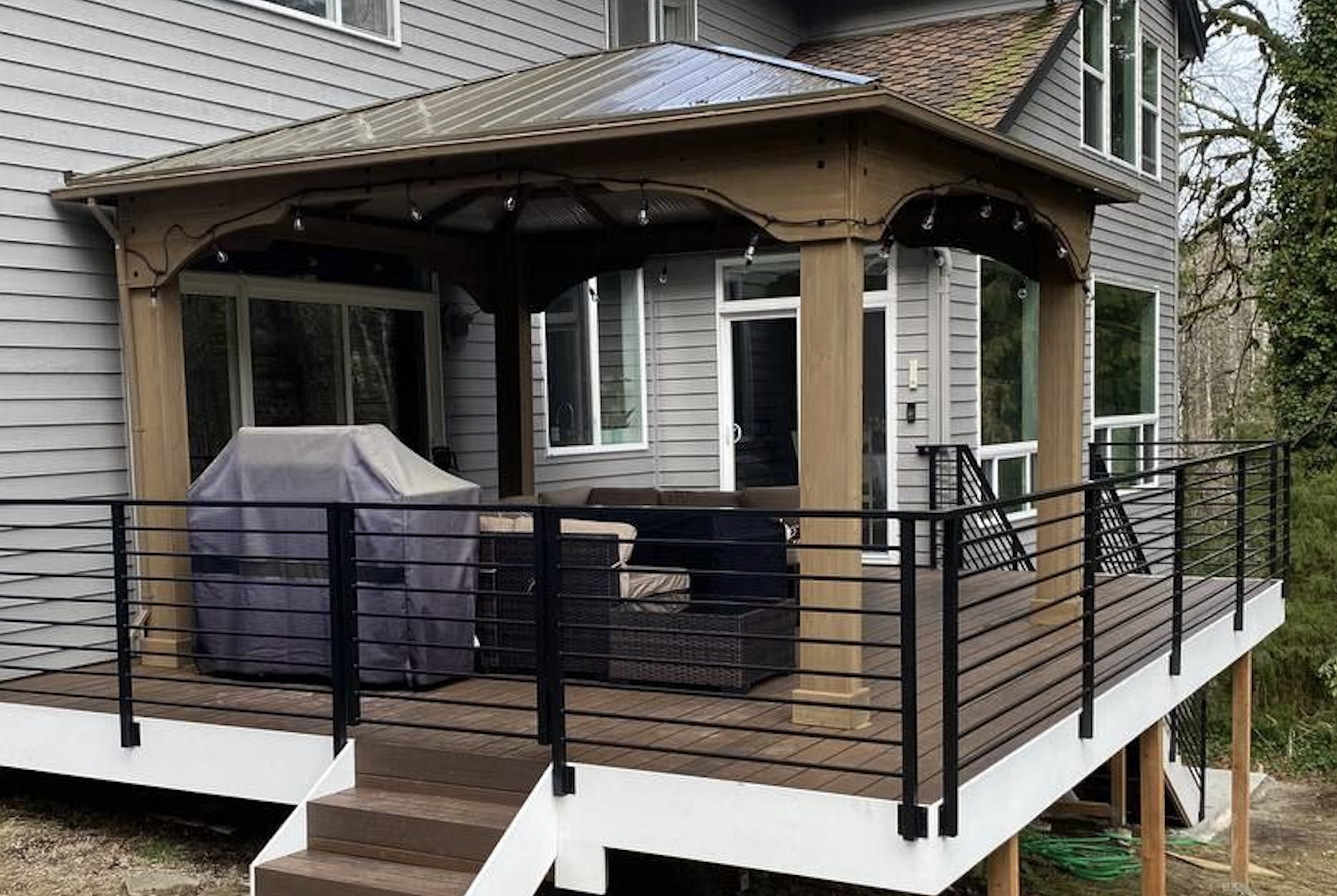 Powder-coated exterior metal railings for balcony applications