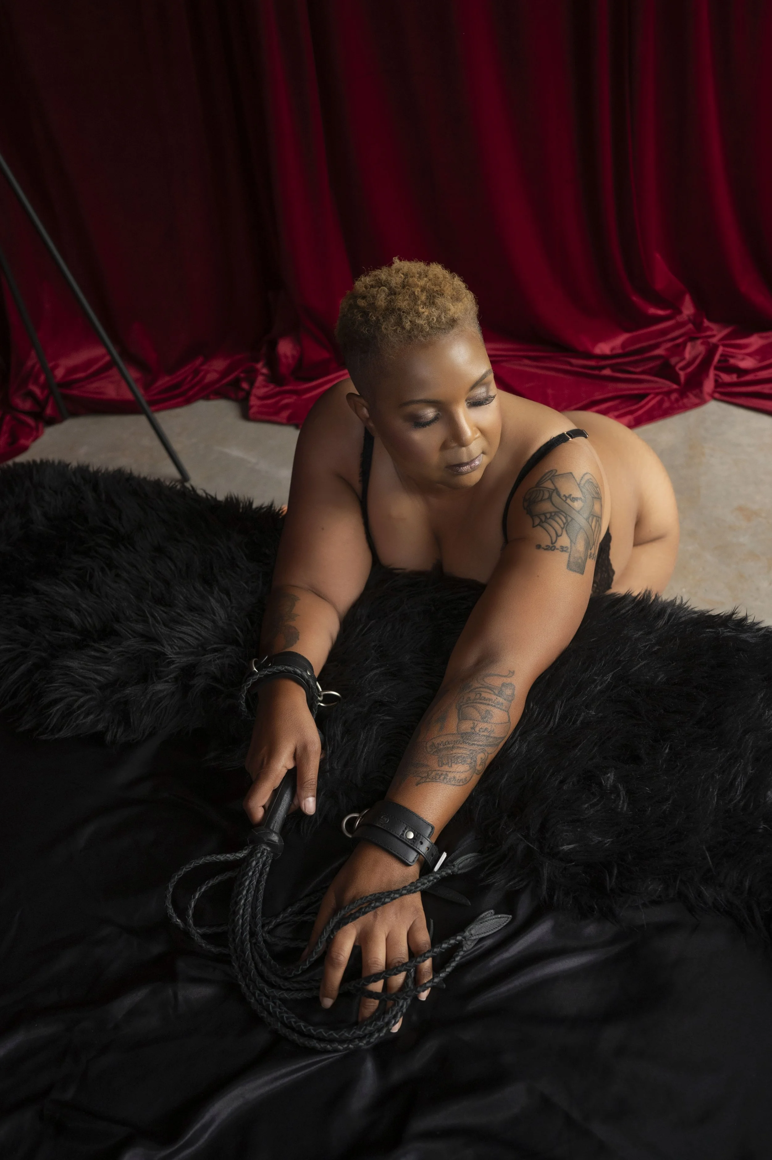 After-Dark-Dark-Moody-Empowering_Boudoir27.jpg
