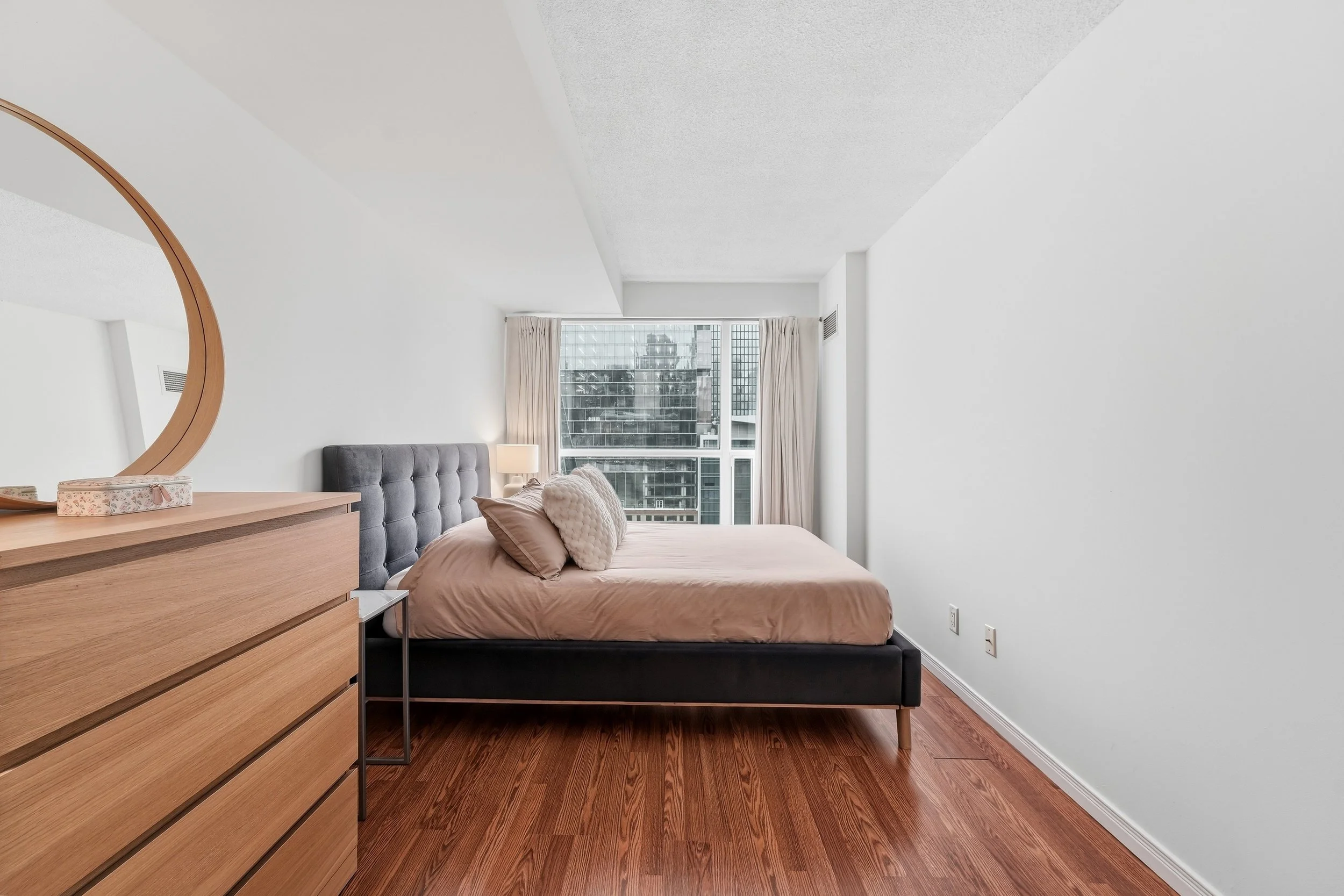 16-230 King St E-16.jpg