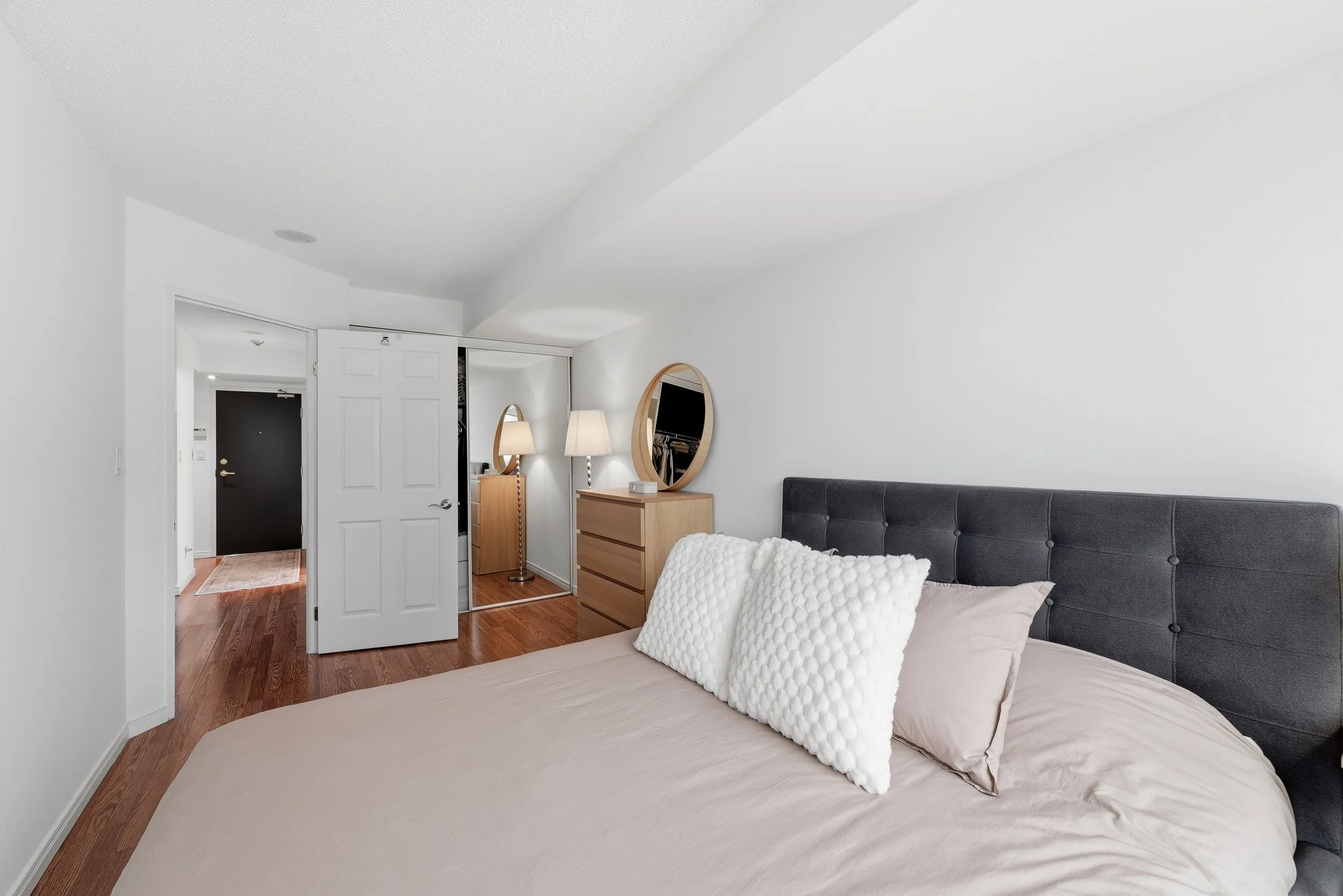 18-230 King St E-18.jpg